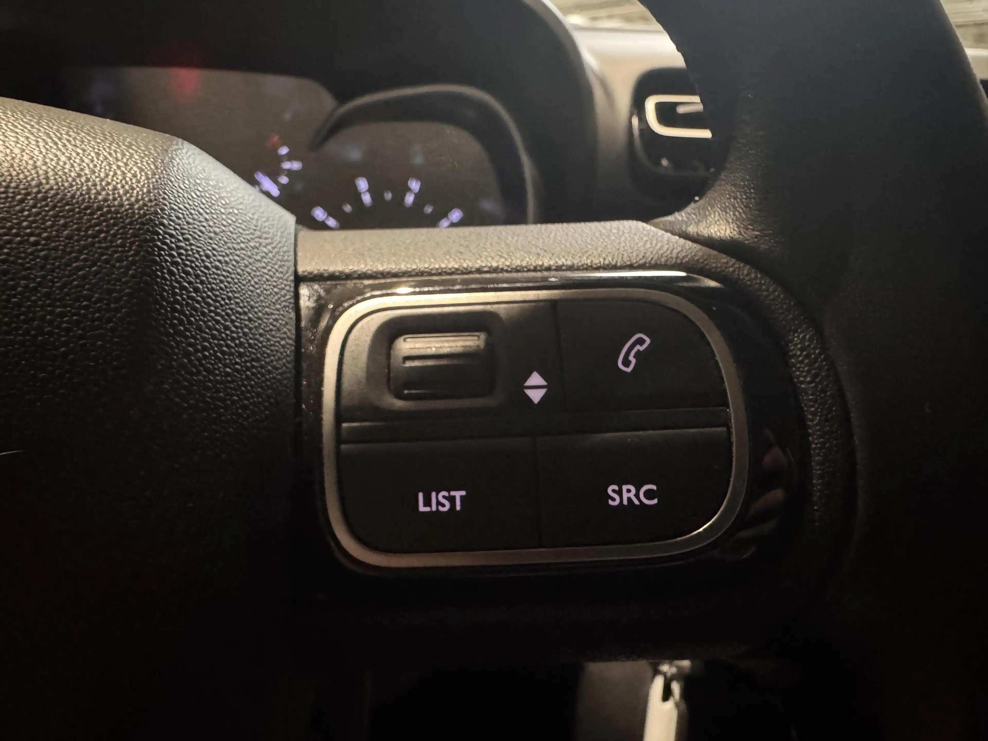Citroen C3 Aircross 1.2 PureTech 110 S&S MAN6 Live — photo 13