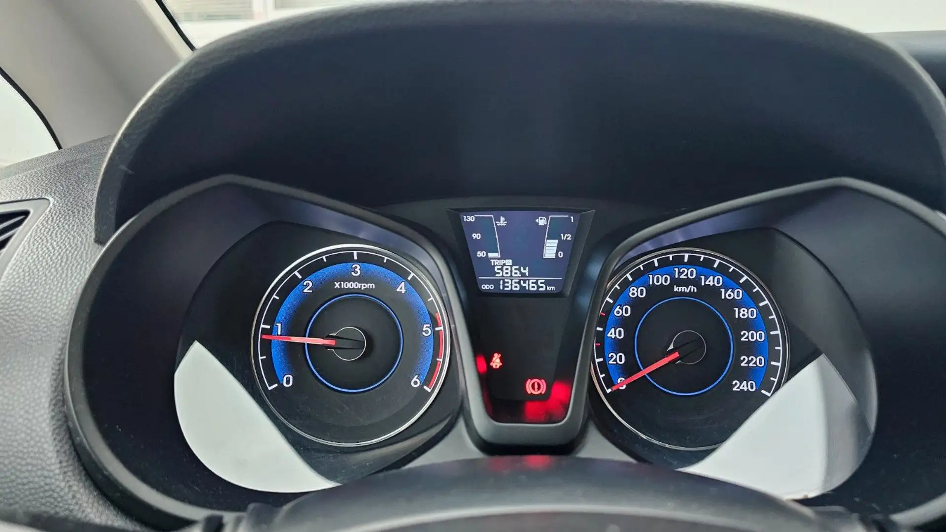 Hyundai iX20 Classic Klima EFH TÜV 09/2027 Gris - 2