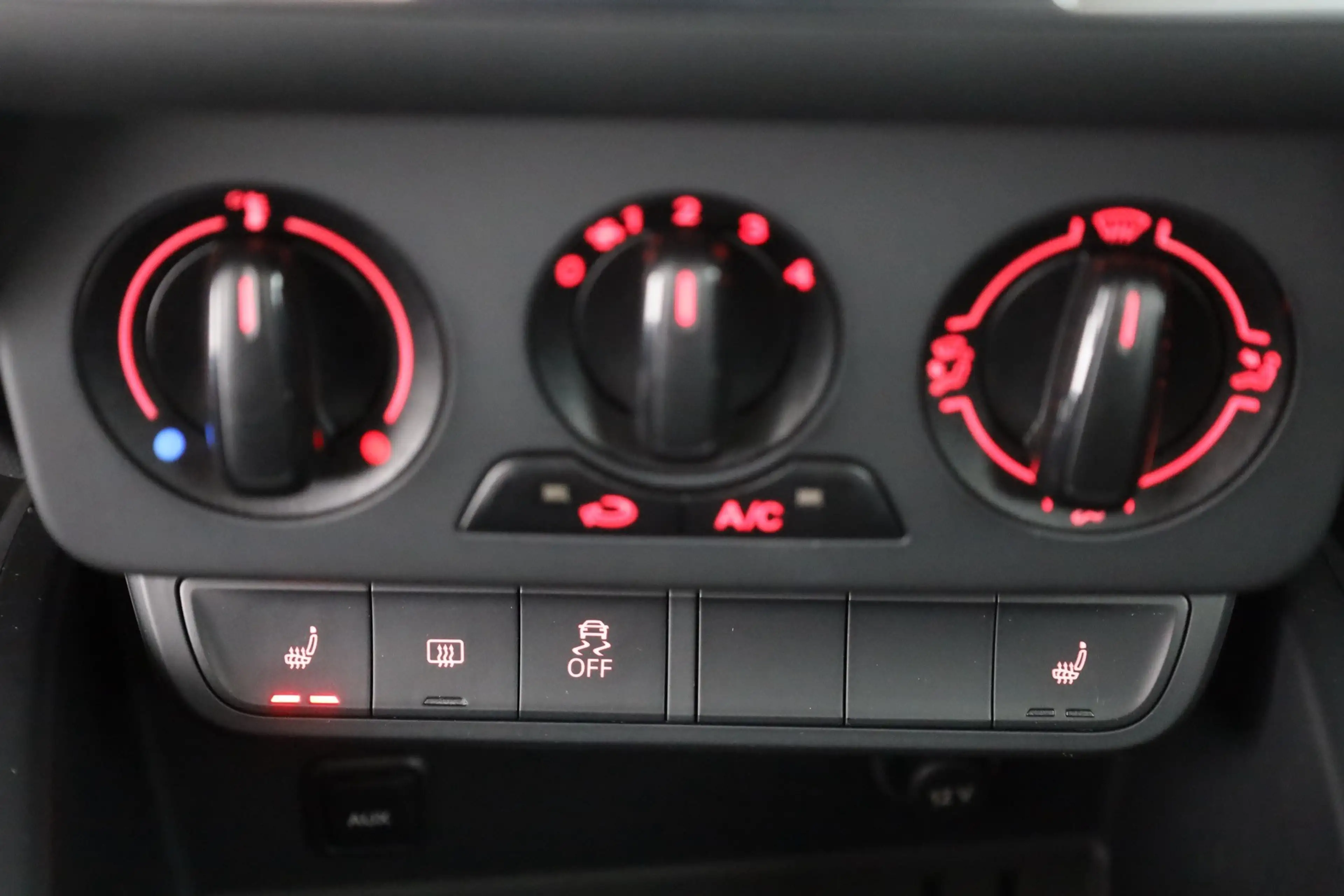 Audi A1 Sportback 1.4 TFSI Klima Sitzheizung AUX — photo 13