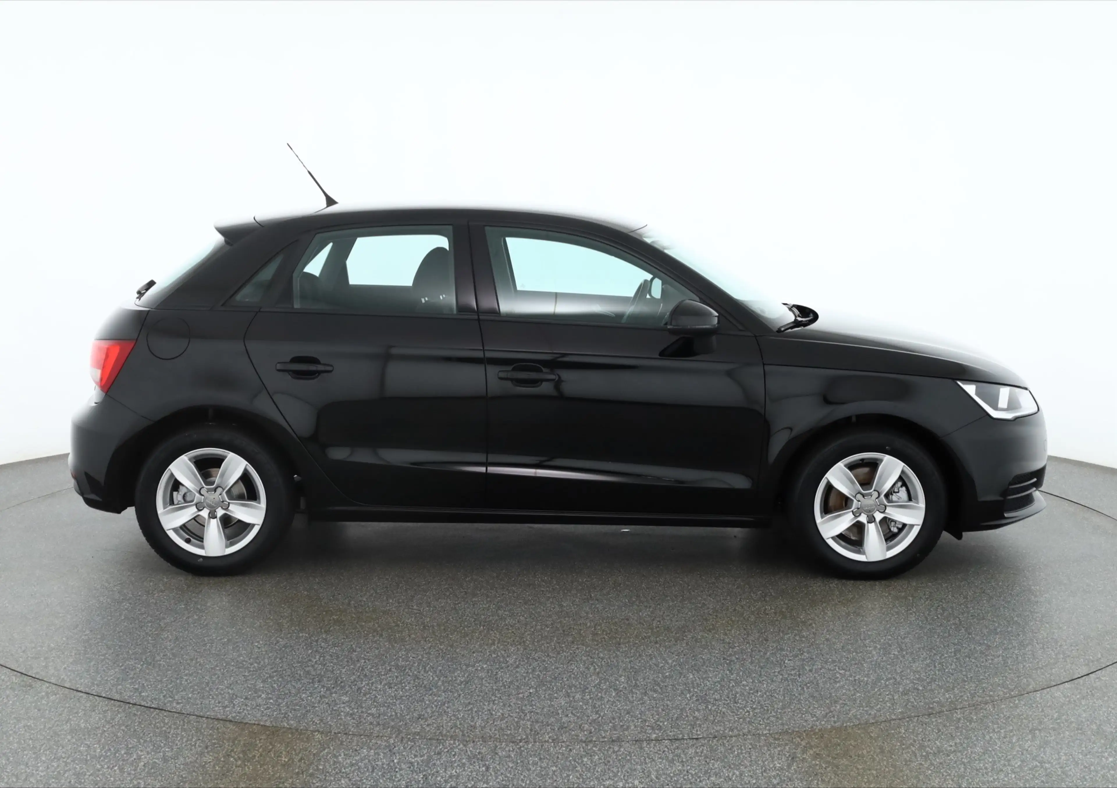 Audi A1 Sportback 1.4 TFSI Klima Sitzheizung AUX — photo 6