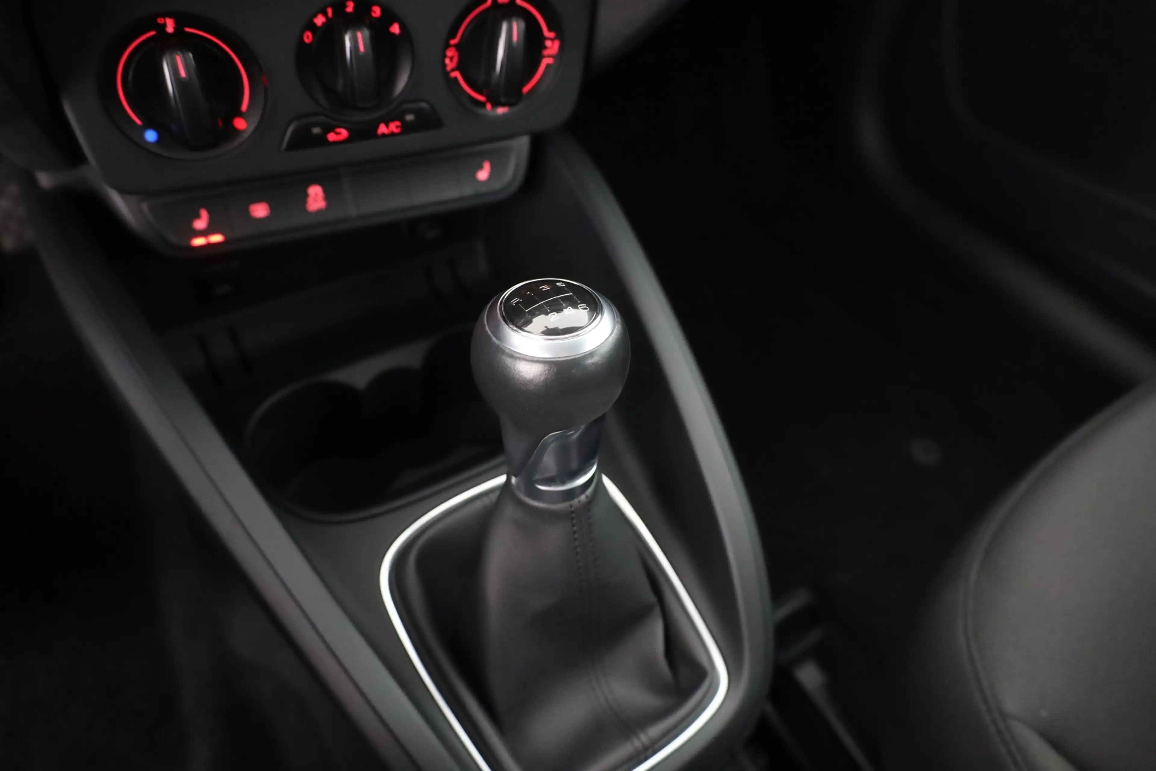 Audi A1 Sportback 1.4 TFSI Klima Sitzheizung AUX — photo 14