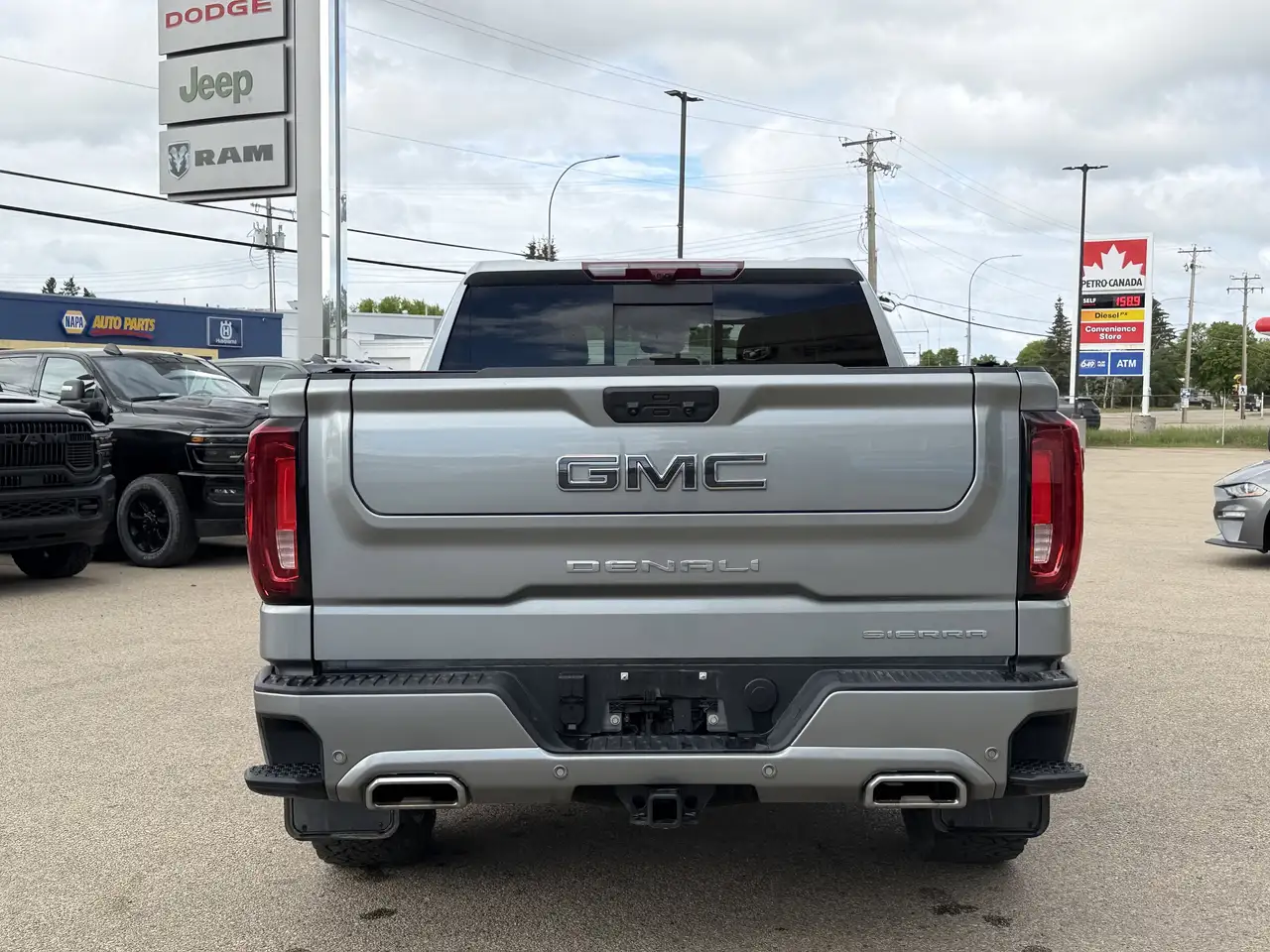 GMC Sierra 1500 photo GMC Sierra 1500