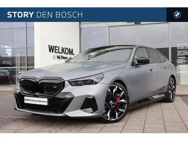 BMW i5 M60 xDrive / Panoramadak / Trekhaak / Adaptief ond