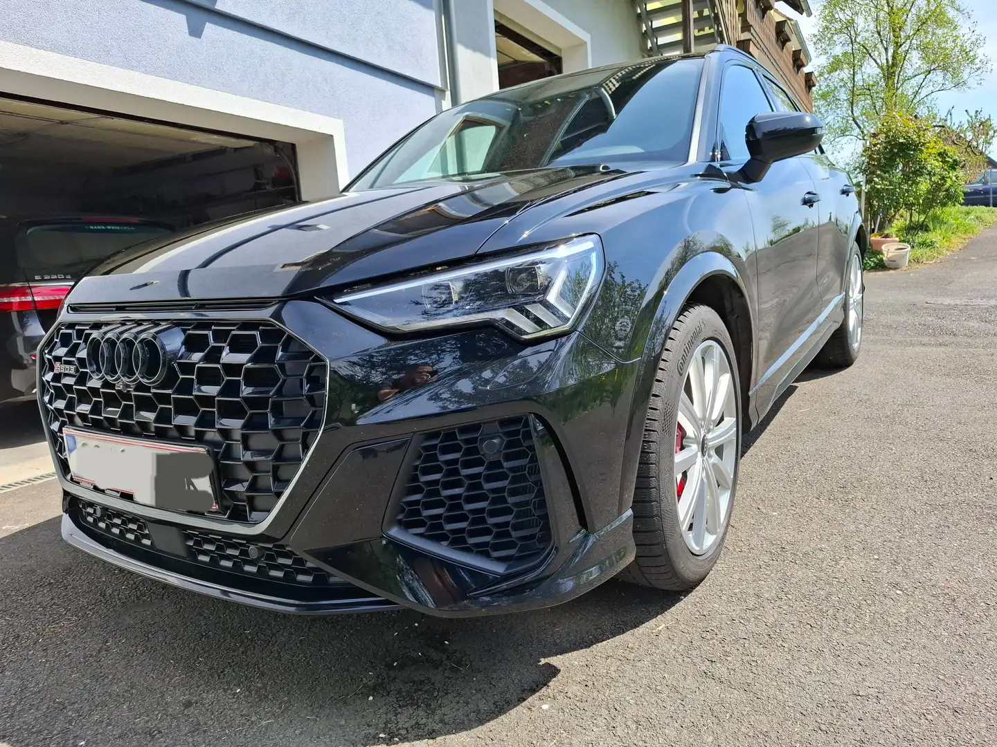 Audi RS Q3 RSQ3 2,5 TFSI quattro S-tronic S-line Schwarz - 1