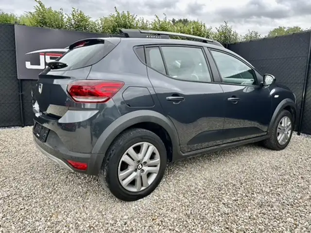 Dacia Sandero Stepway view 8