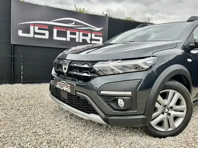 Dacia Sandero Stepway view 3