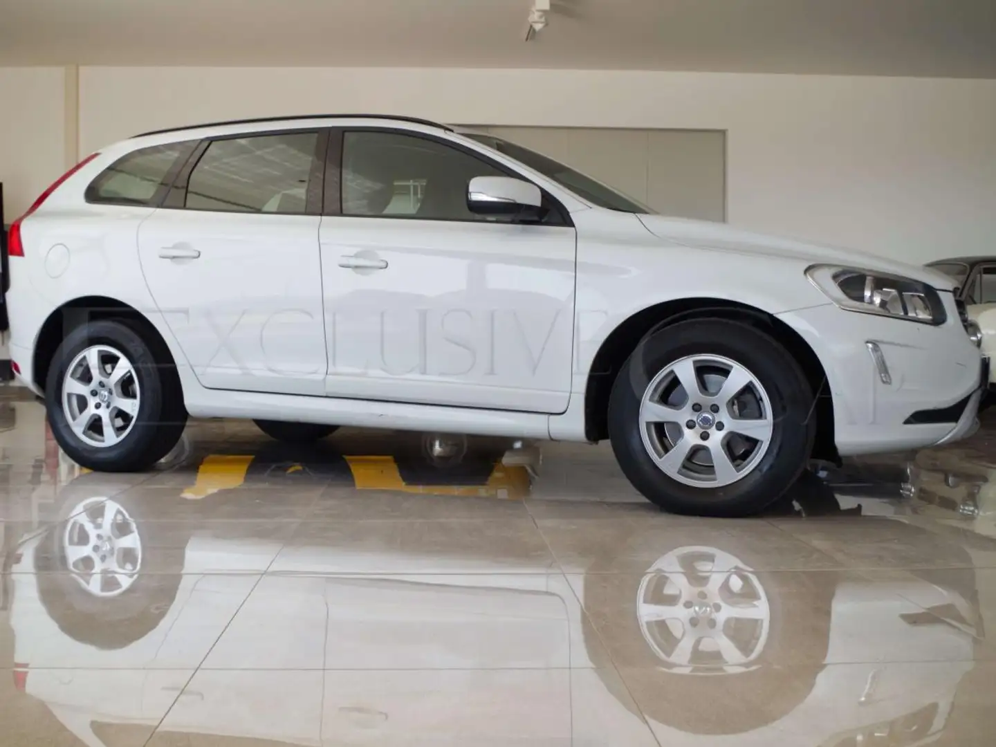 Volvo XC60 2.0 d4 Business 181cv Bianco - 2
