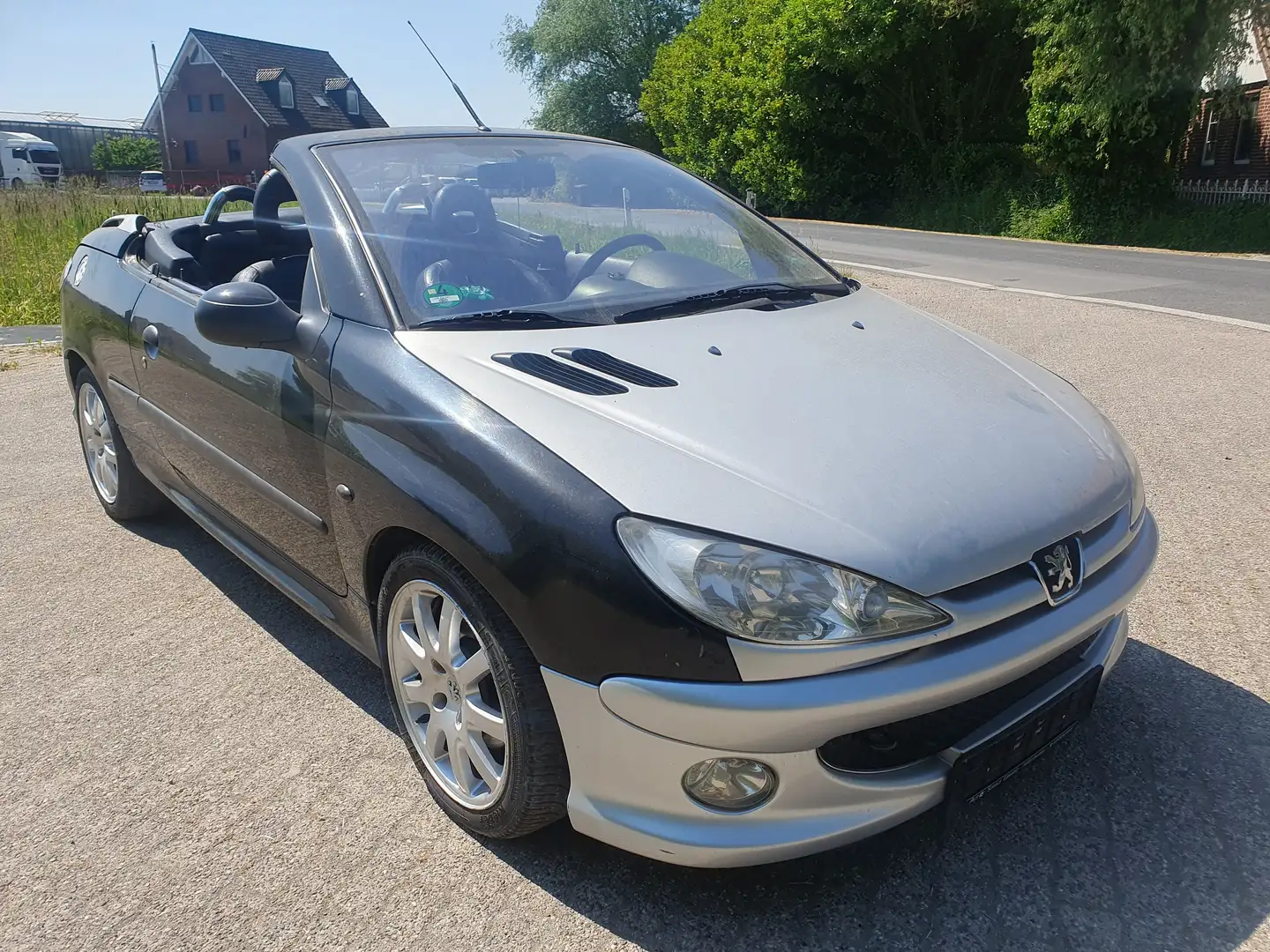 Peugeot 206 CC Platinum Cabriolet HU 06-2025 Černá - 1