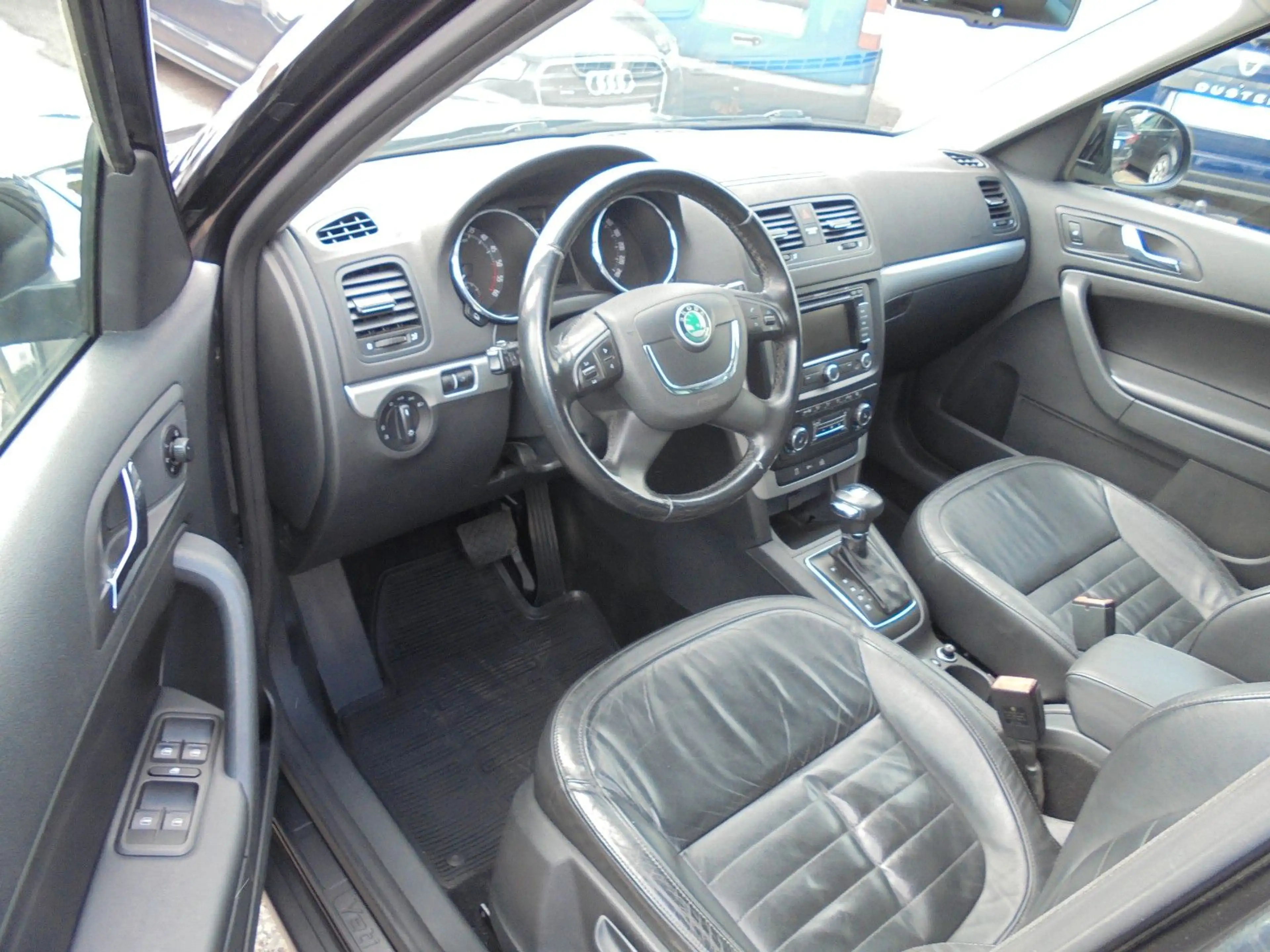 Skoda Yeti Elegance 4x4 — photo 12