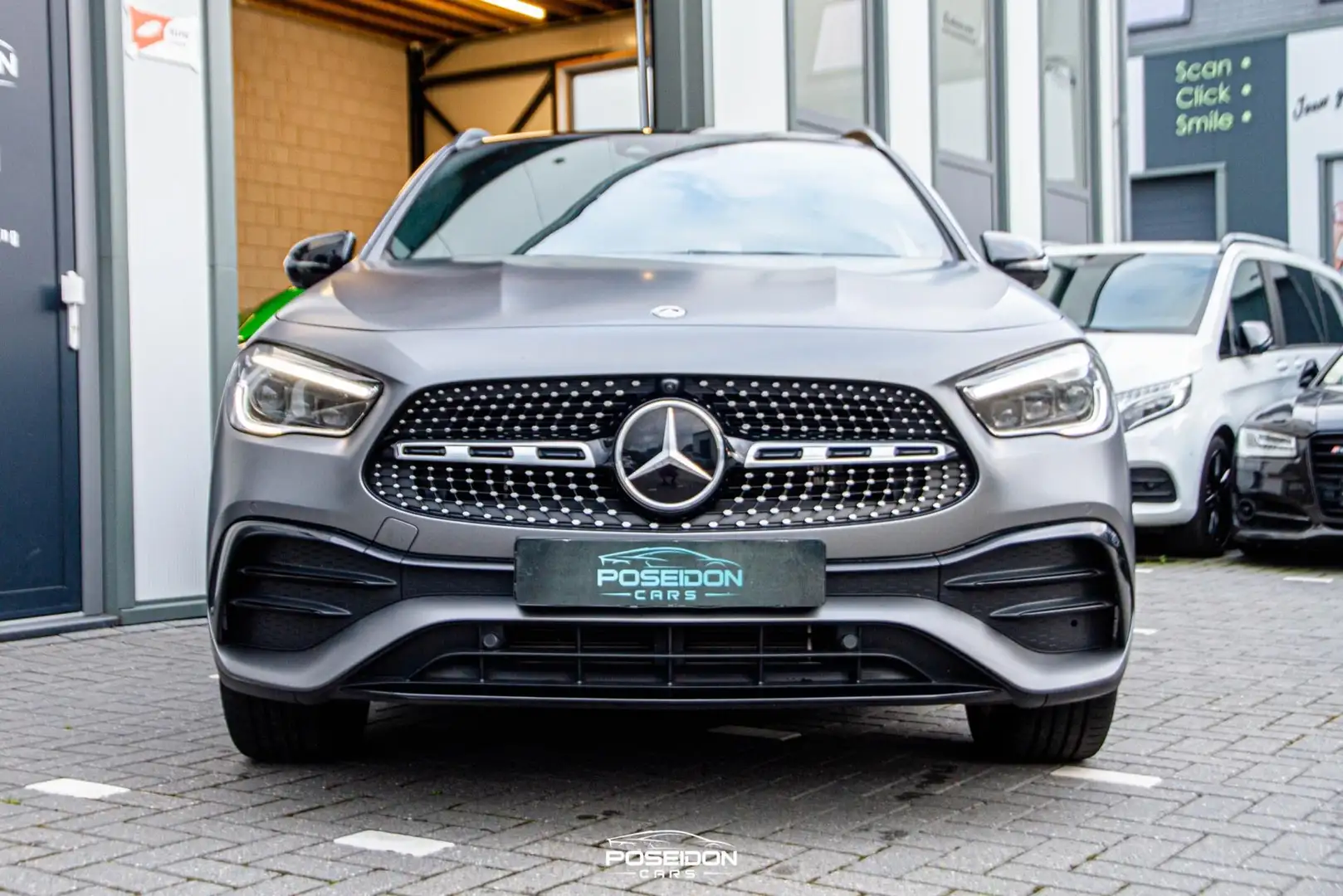 Mercedes-Benz GLA 250 e AMG | KEYLESS | SFEER | 360CAMERA | STERRENHEMEL Grijs - 2