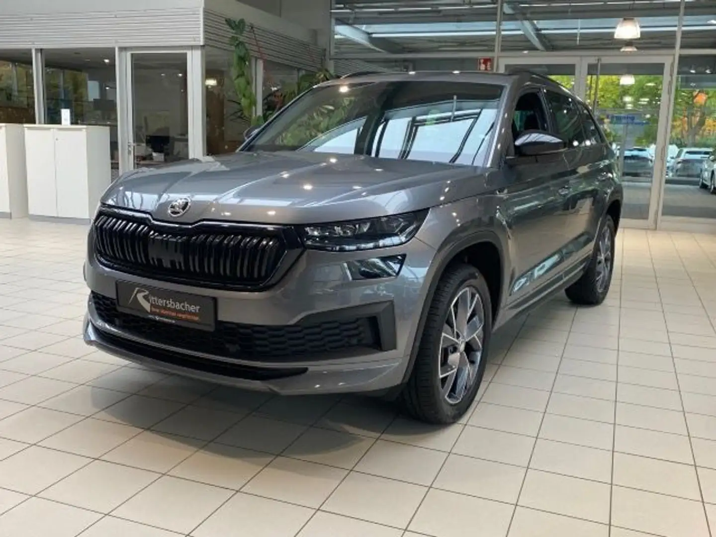 Skoda Kodiaq Sportline 2.0 TSI DSG 4x4 Navi AHK Kamera Gris - 2