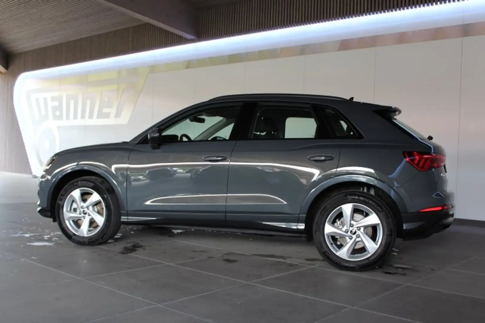 Audi Q3 40 2.0TDI QUATTRO ADVANCED ACC AHK OPTIK SCHWARZ Grau - 1