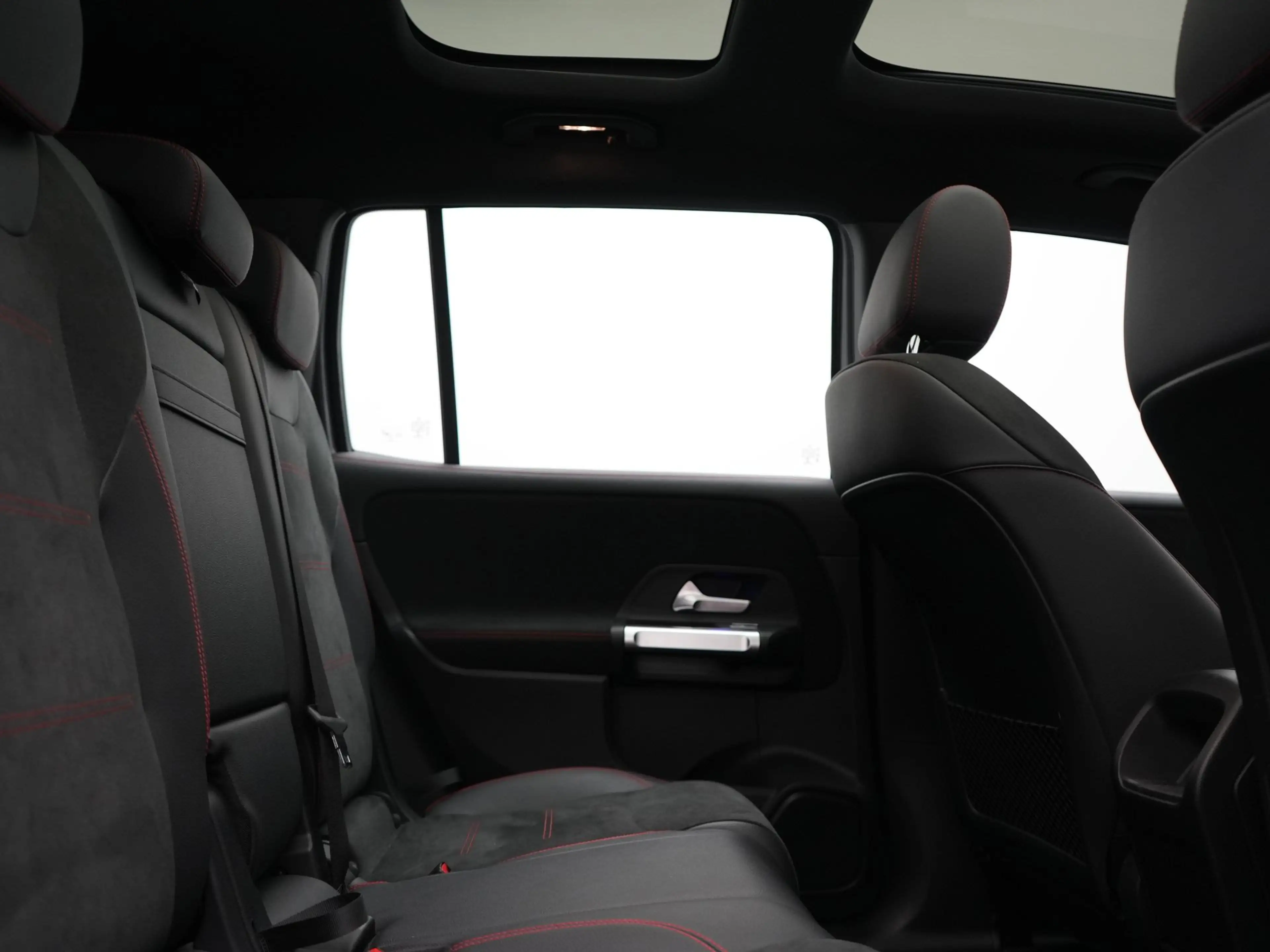 Mercedes-Benz EQB 350 4MATIC AMG Line 70 kWh 293pk Dealer O.H | Panodak — photo 6