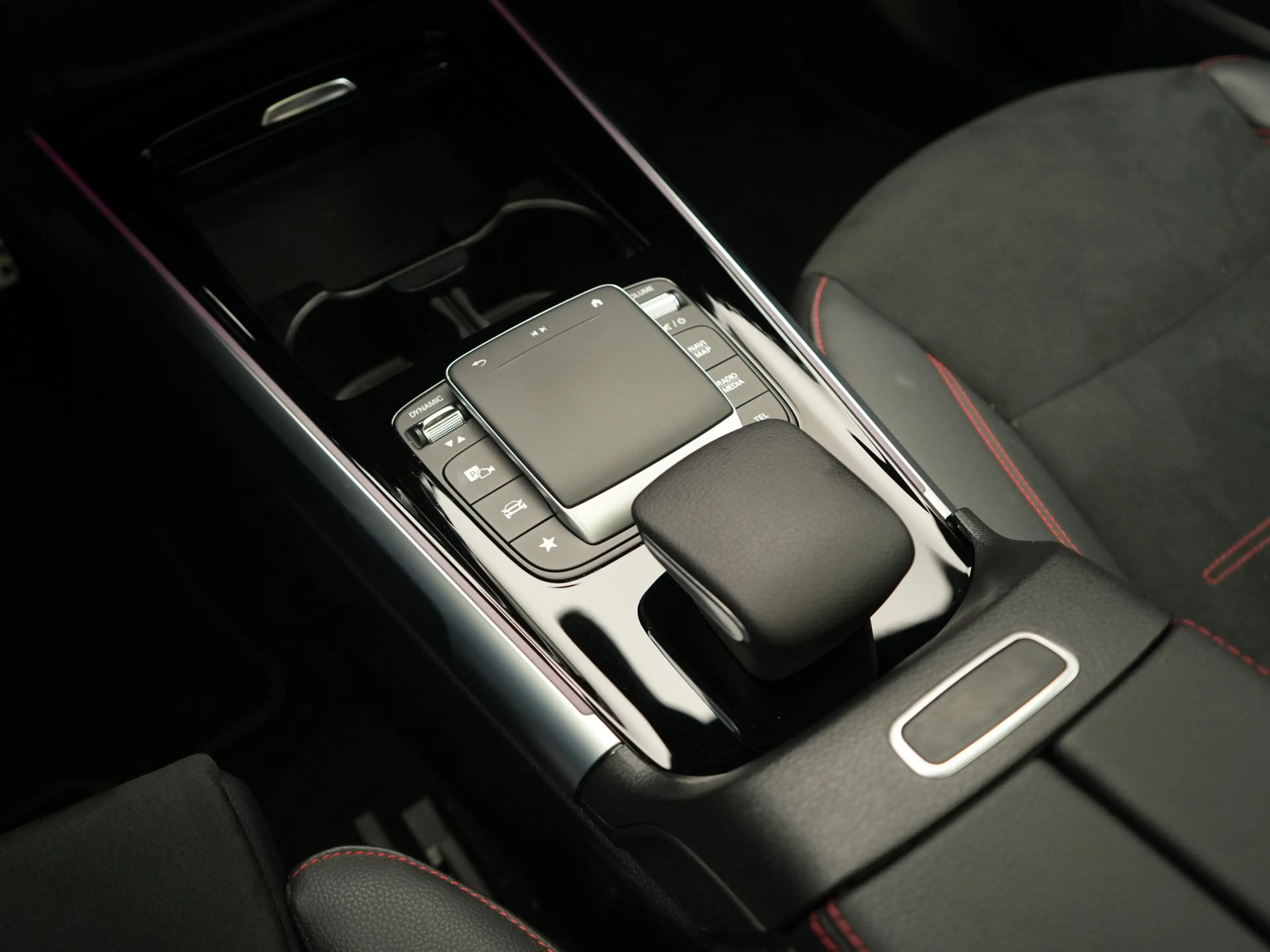 Mercedes-Benz EQB 350 4MATIC AMG Line 70 kWh 293pk Dealer O.H | Panodak — photo 33