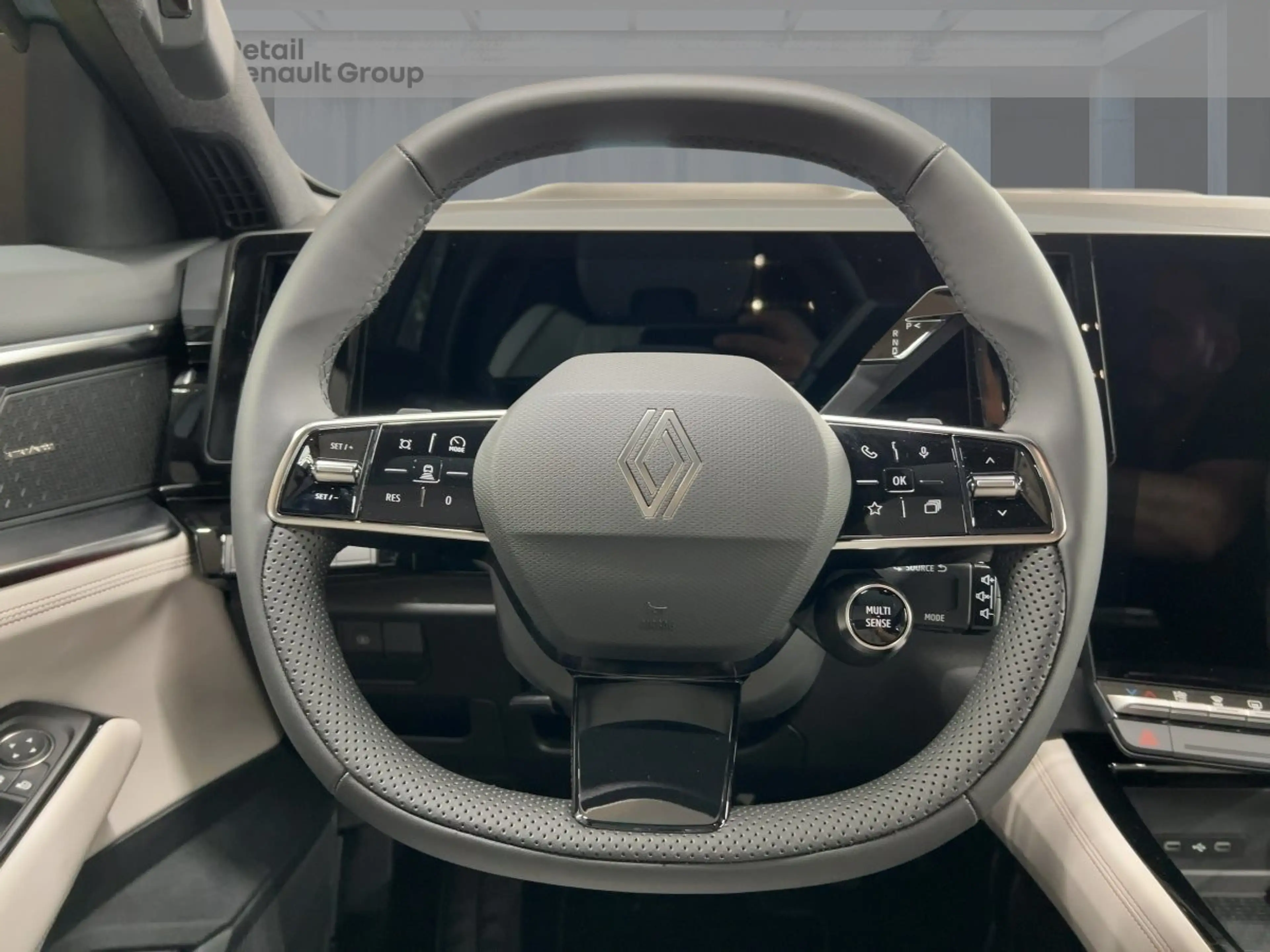 Renault Espace 6 Iconic Full Hybrid E-Tech 200 7-Sitzer BT — photo 11