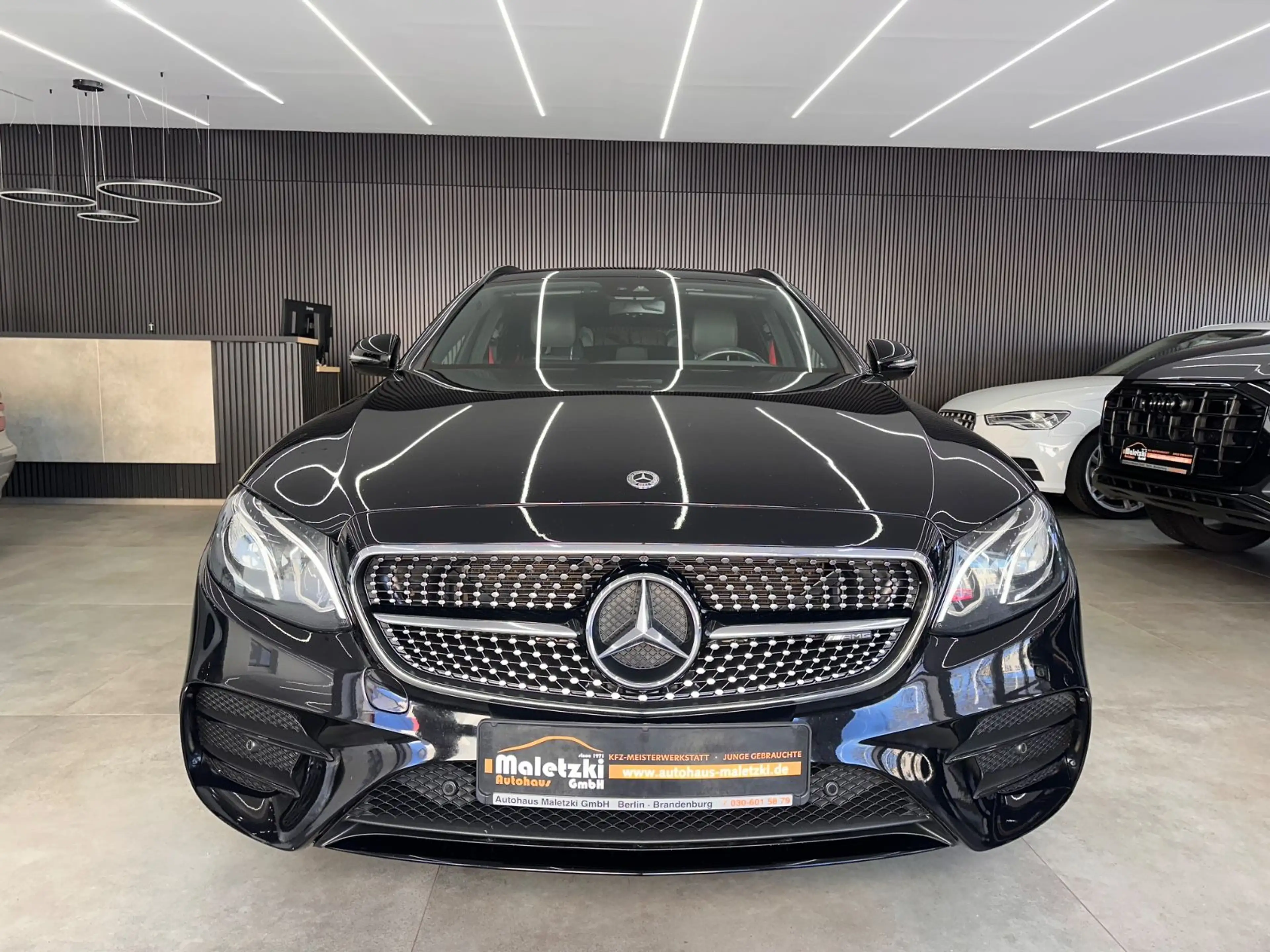 Mercedes-Benz E 43 AMG 4Matic*Airmatic*NightPaket*Kamera*MBUX* — photo 2
