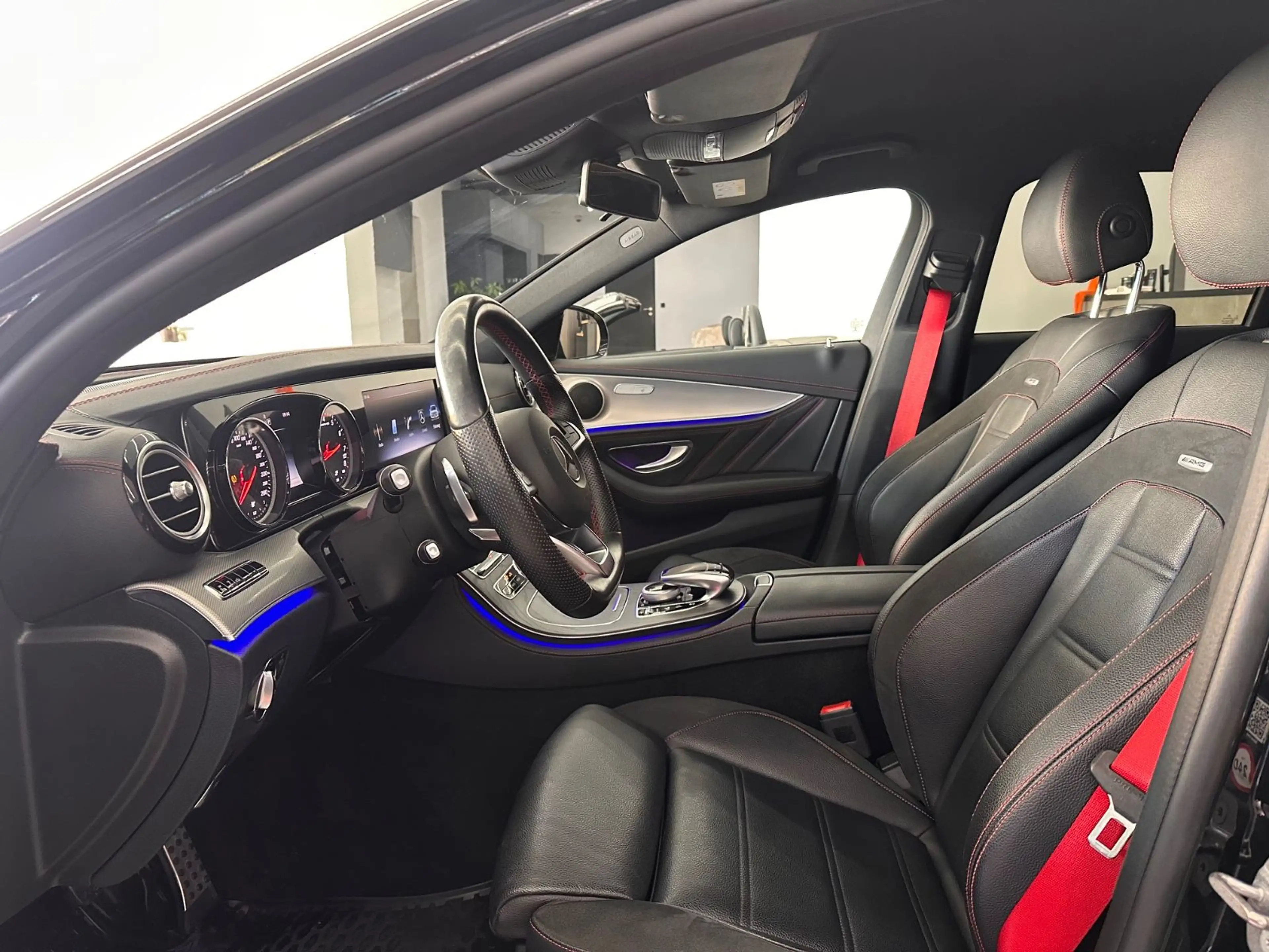 Mercedes-Benz E 43 AMG 4Matic*Airmatic*NightPaket*Kamera*MBUX* — photo 15