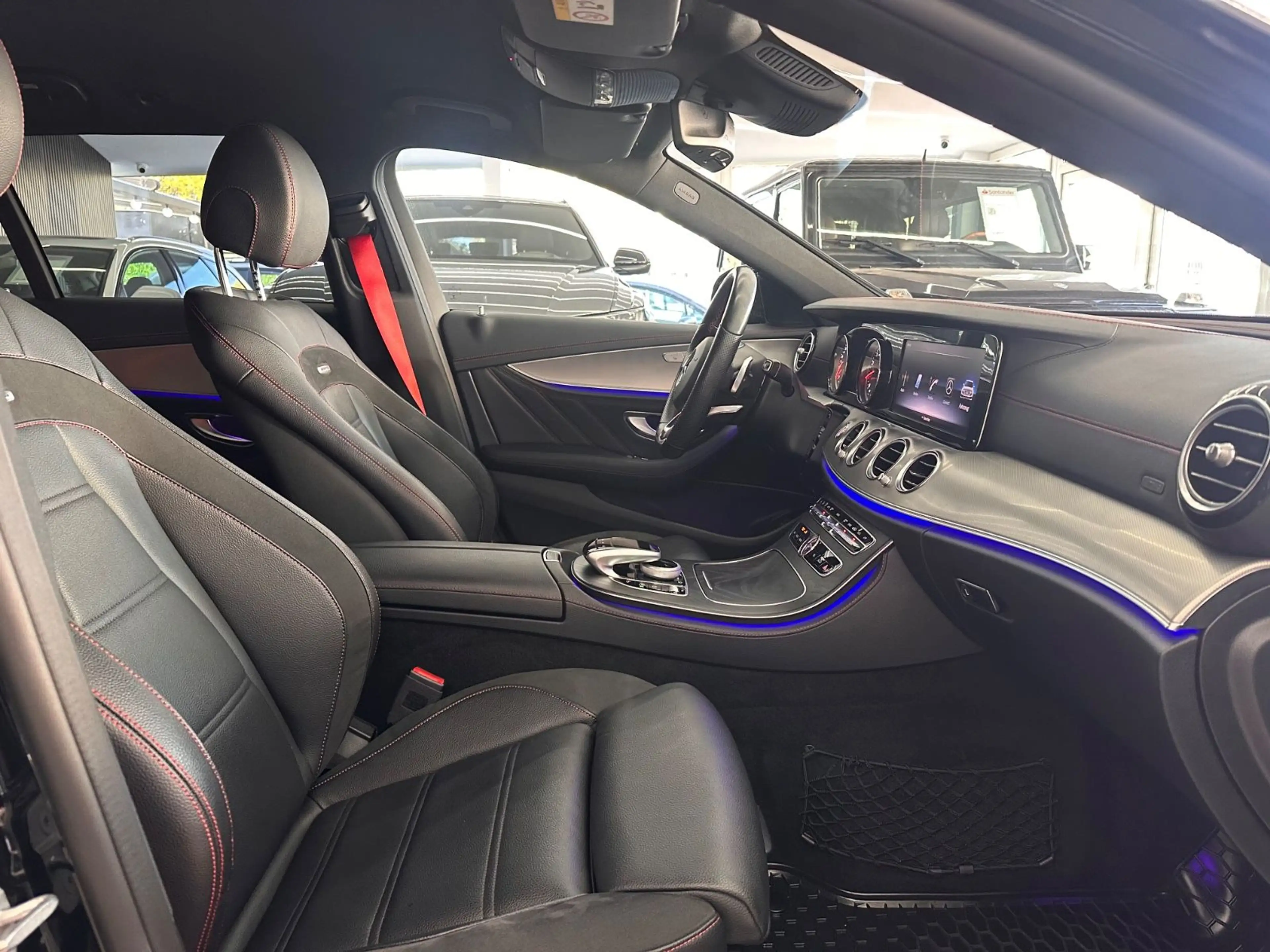 Mercedes-Benz E 43 AMG 4Matic*Airmatic*NightPaket*Kamera*MBUX* — photo 8