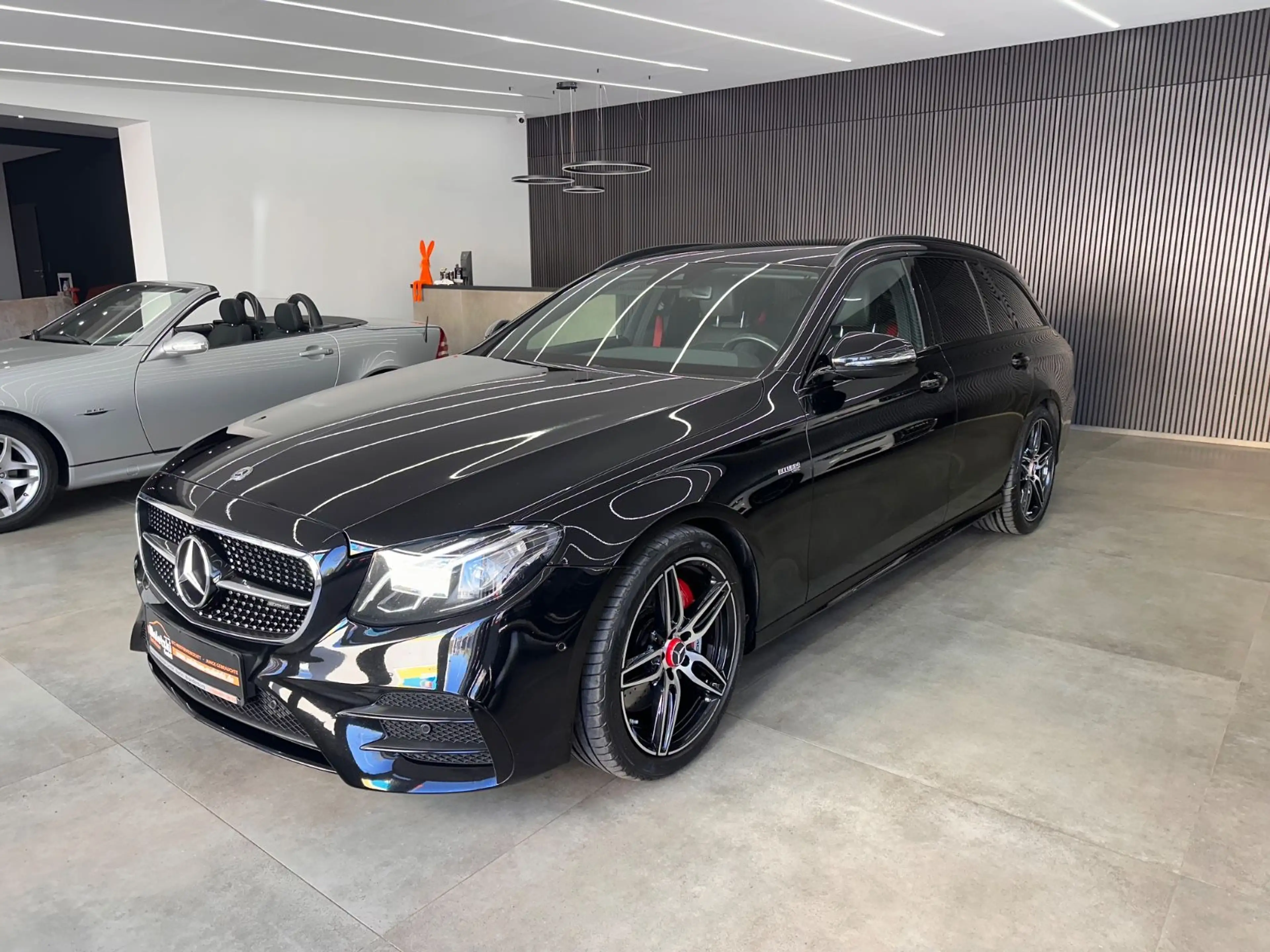 Mercedes-Benz E 43 AMG 4Matic*Airmatic*NightPaket*Kamera*MBUX* — photo 3