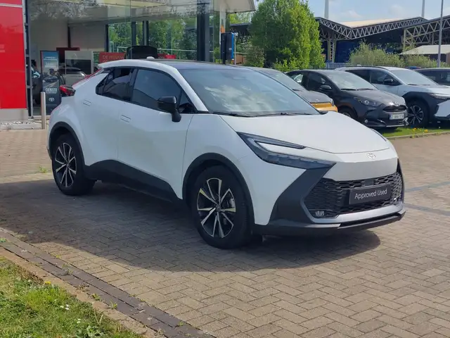 Toyota C-HR view 3