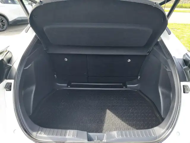 Toyota C-HR view 11