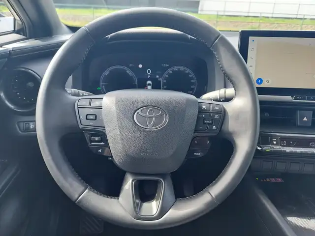 Toyota C-HR view 25