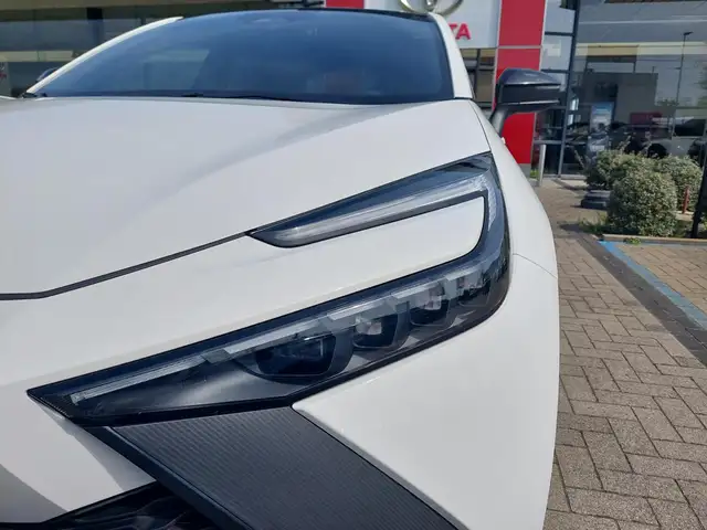 Toyota C-HR view 15