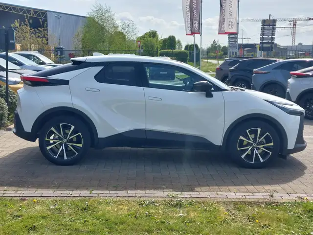 Toyota C-HR view 6