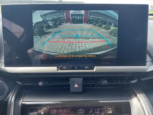 Toyota C-HR view 24