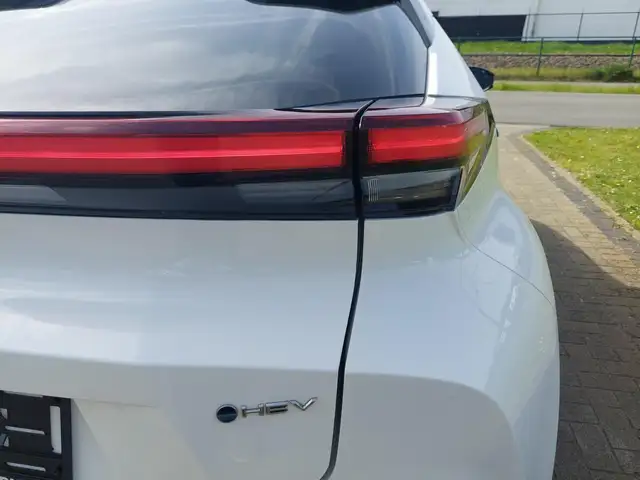 Toyota C-HR view 14