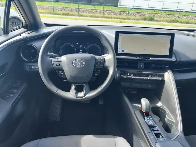 Toyota C-HR view 27