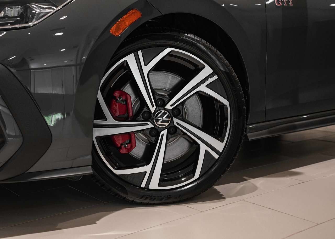 2026 Volkswagen Golf — снимка 1