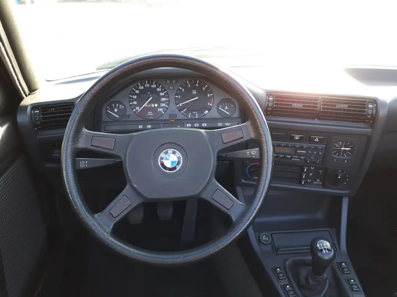 BMW 325 i cabrio E30 (1987) zilvergrijs 128000 km + doc., foto 10