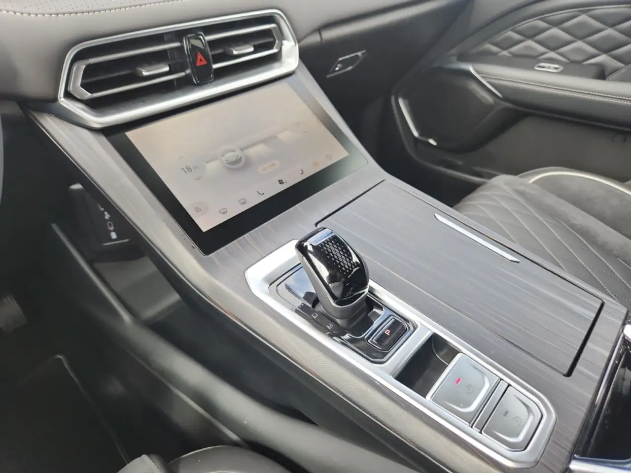 GWM WEY 03 Luxury Head-Up Sitzklima Infinity Parkassist 20