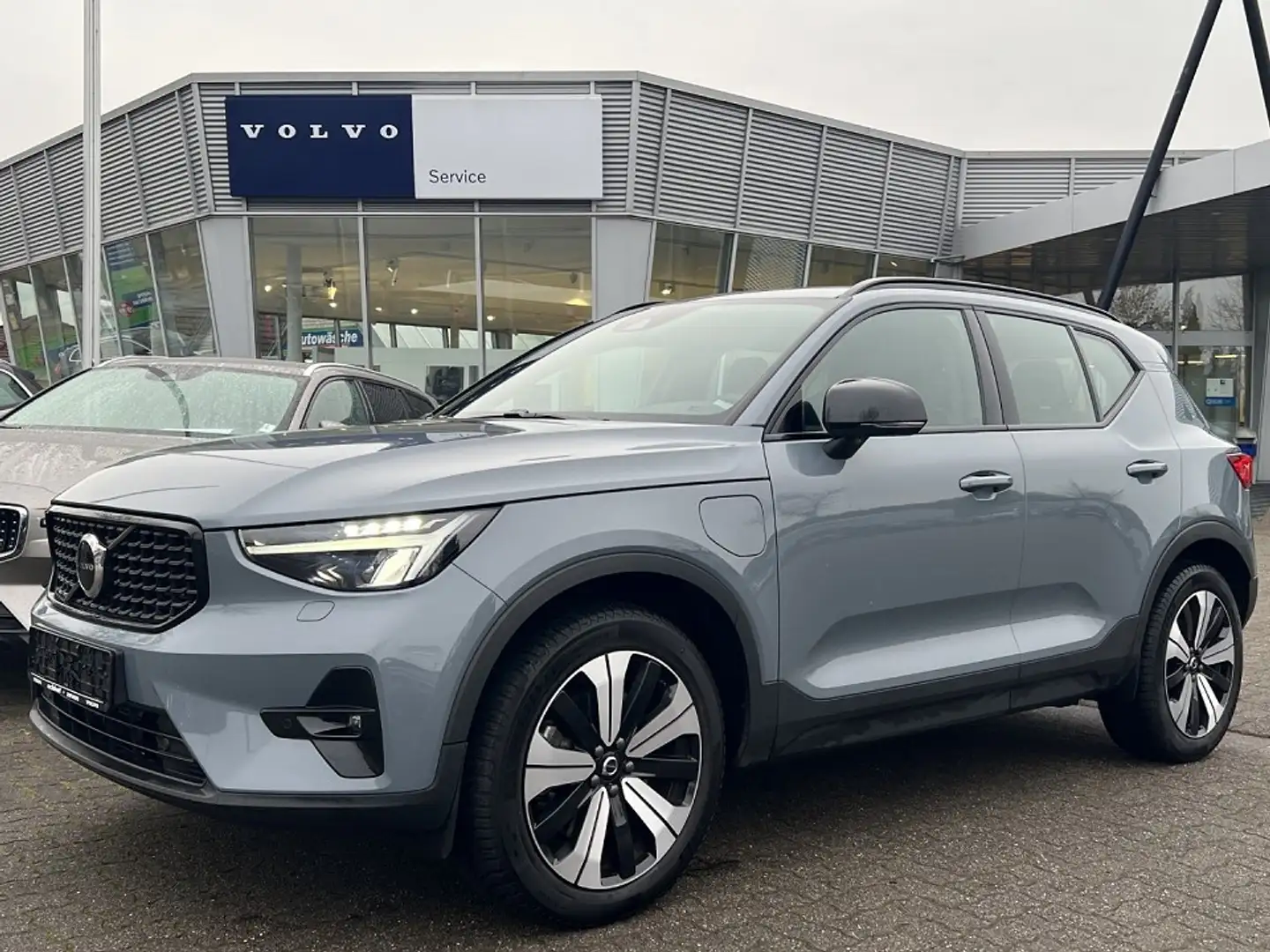 Volvo XC40 T5 Plug-In Hybrid (262 PS) AG7|Ultimate Gris - 1