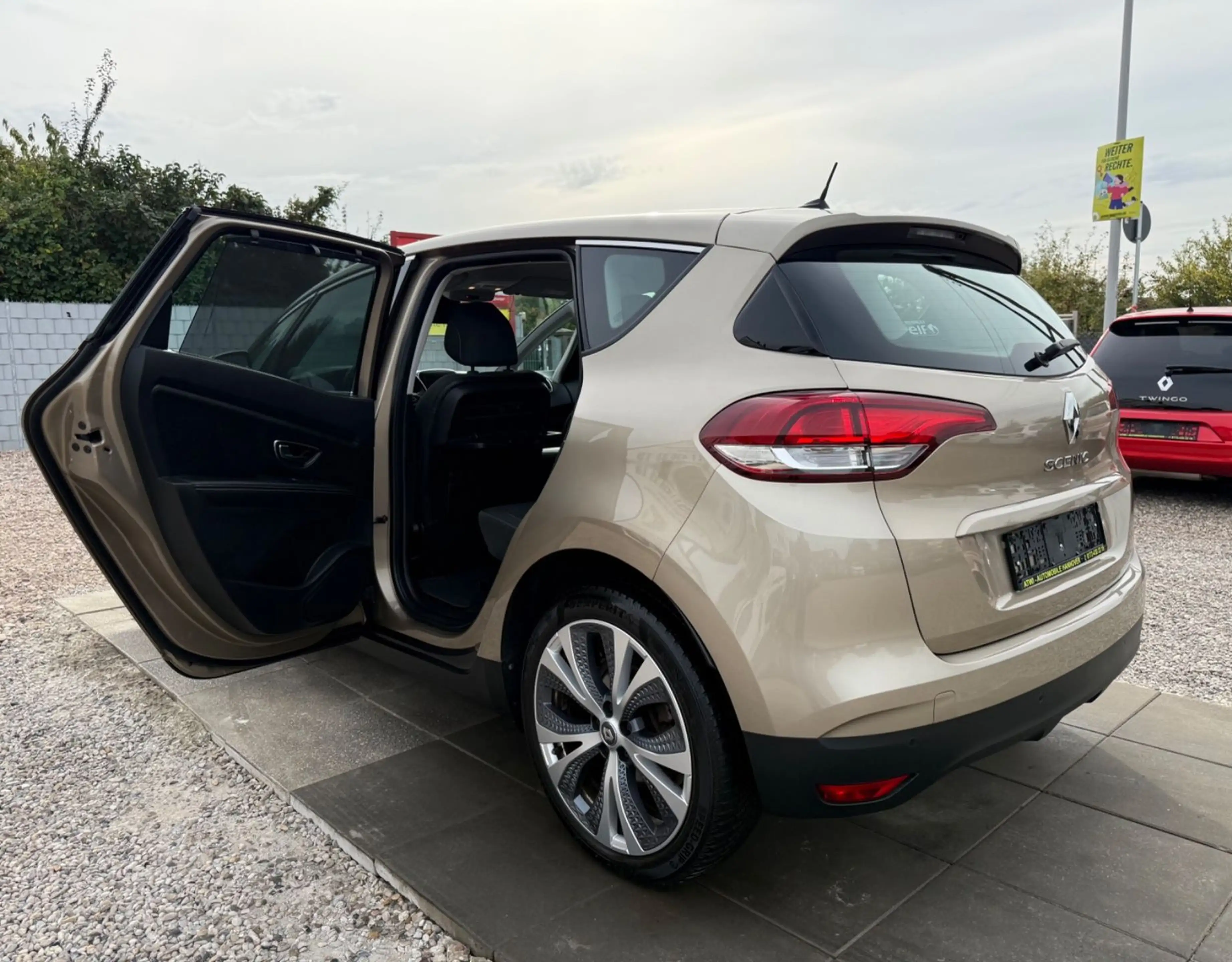 Renault Scenic IV Experience HU Neu Inspektion neu — photo 8