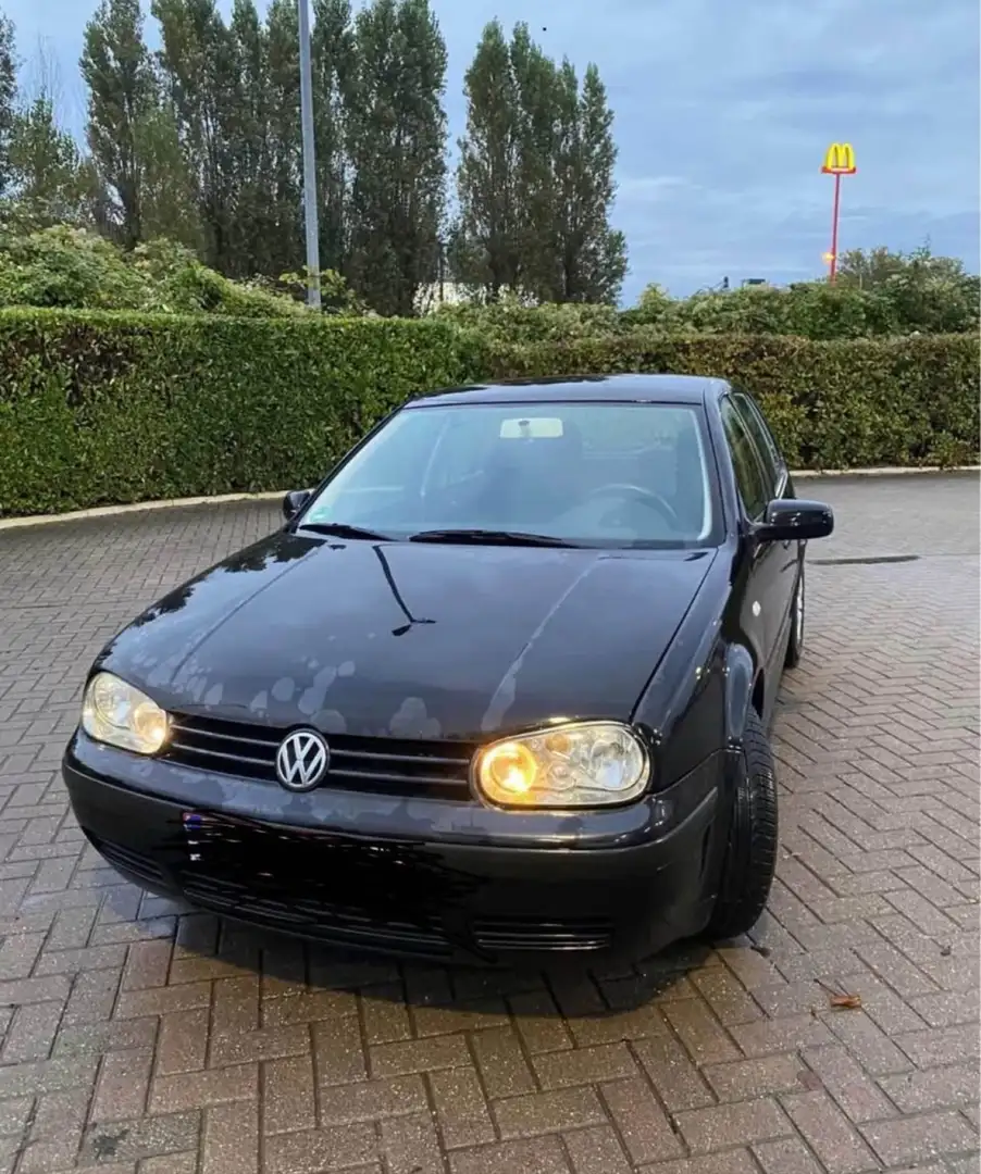 Volkswagen Golf 1.6 benzin - 1