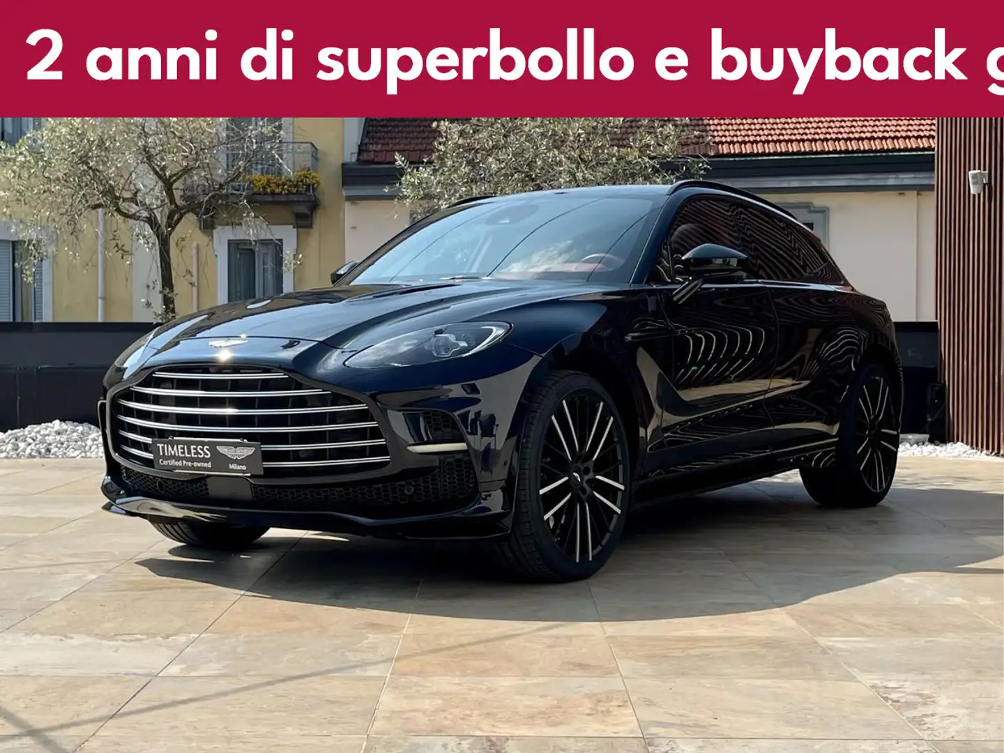 Aston Martin DBX 707 4.0 auto crna - 1