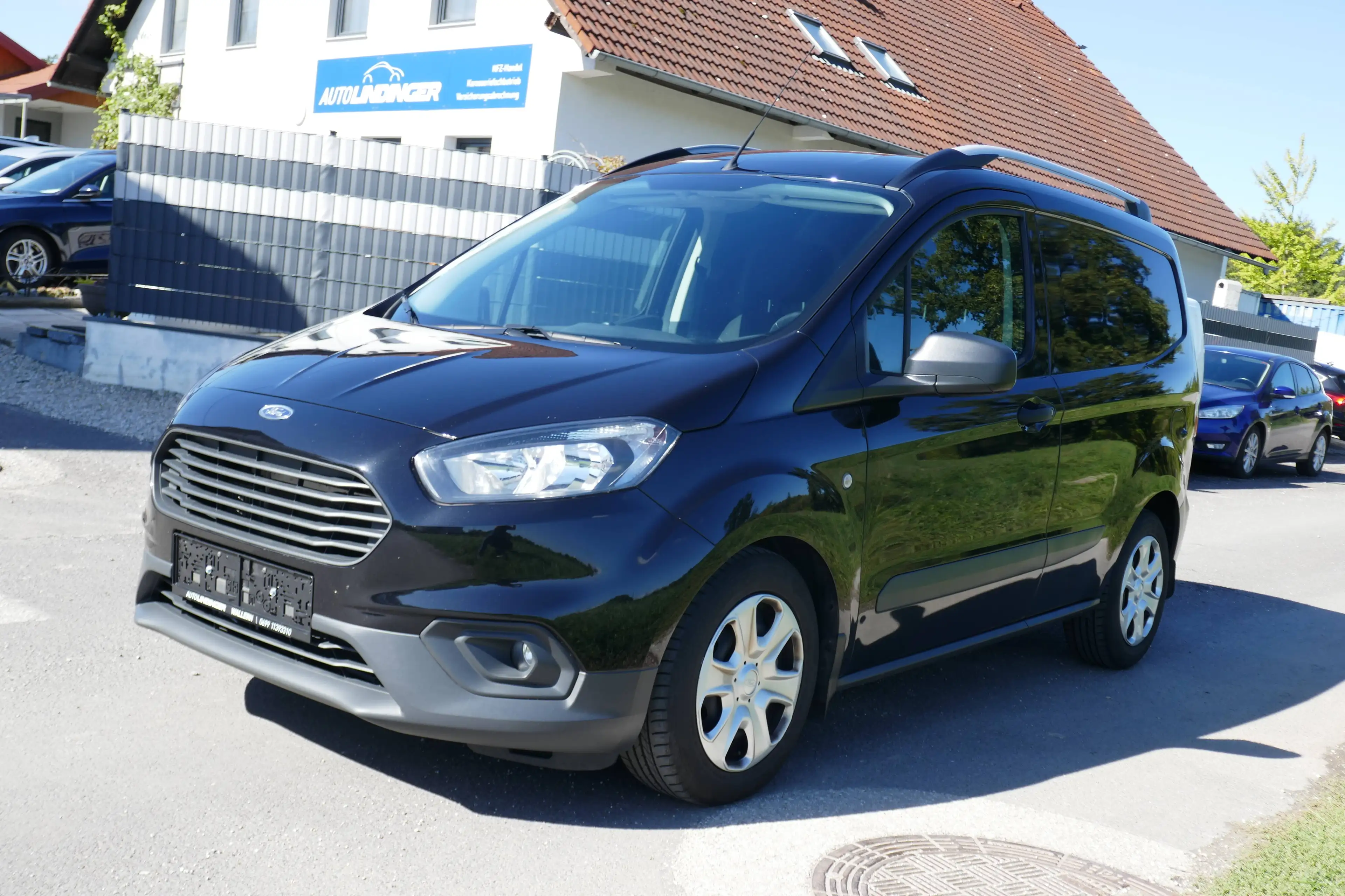 Ford Transit Courier Trend — photo 10