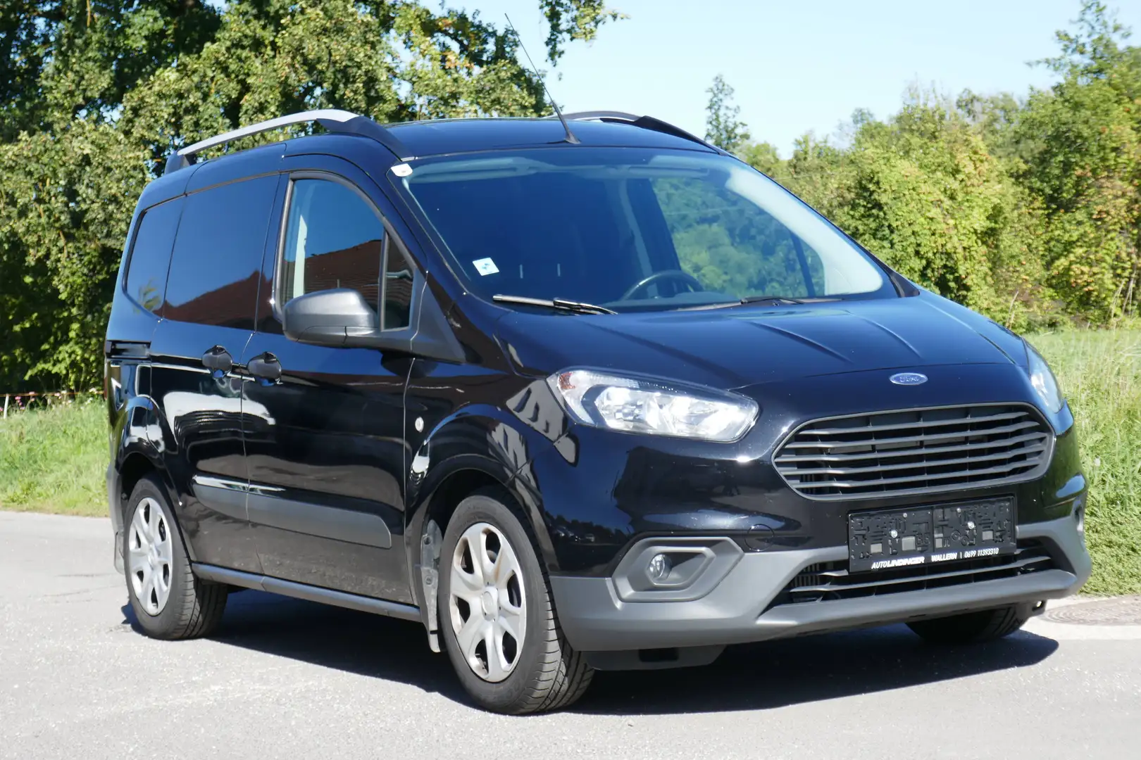 Ford Transit Courier Trend Schwarz - 2