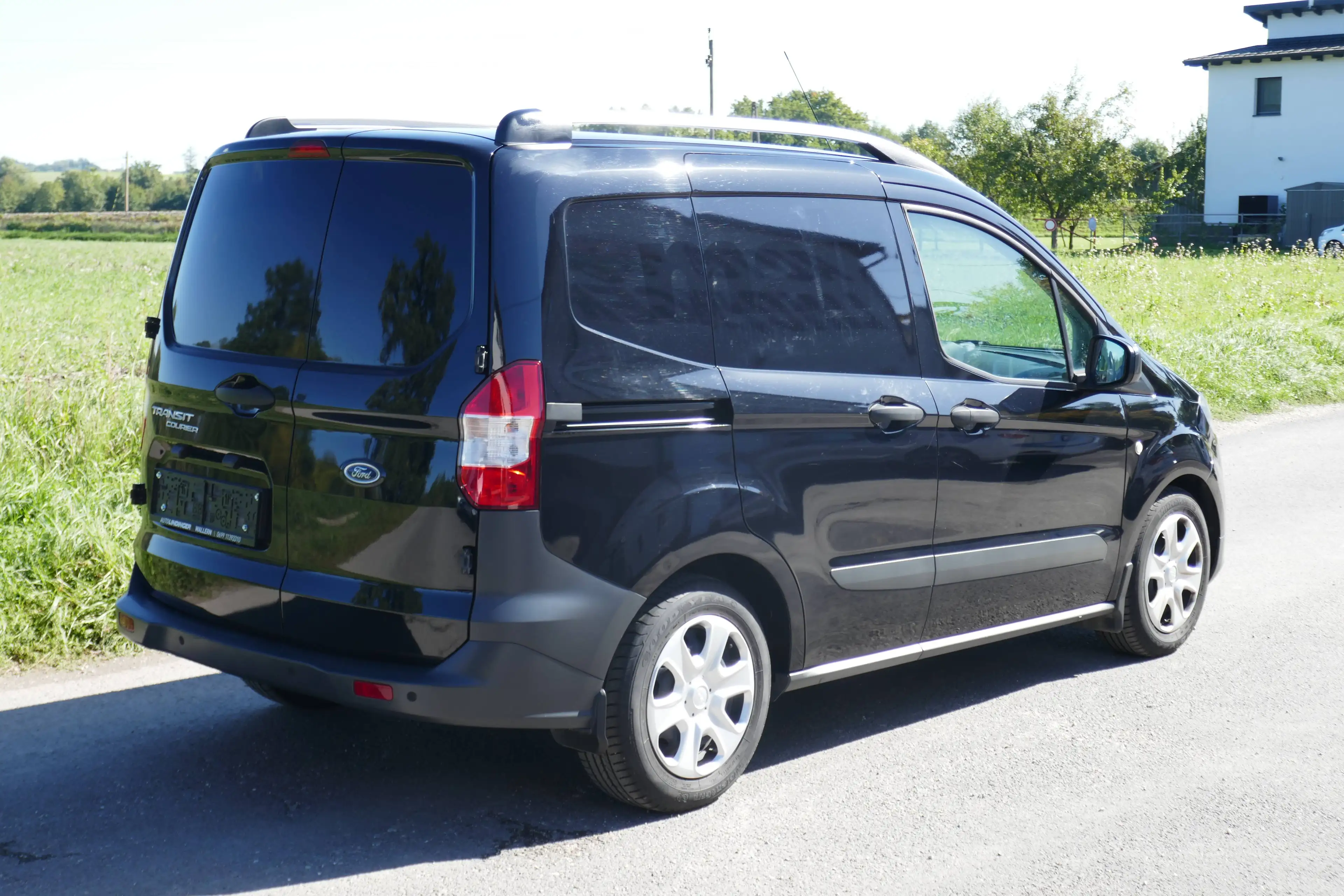 Ford Transit Courier Trend — photo 5