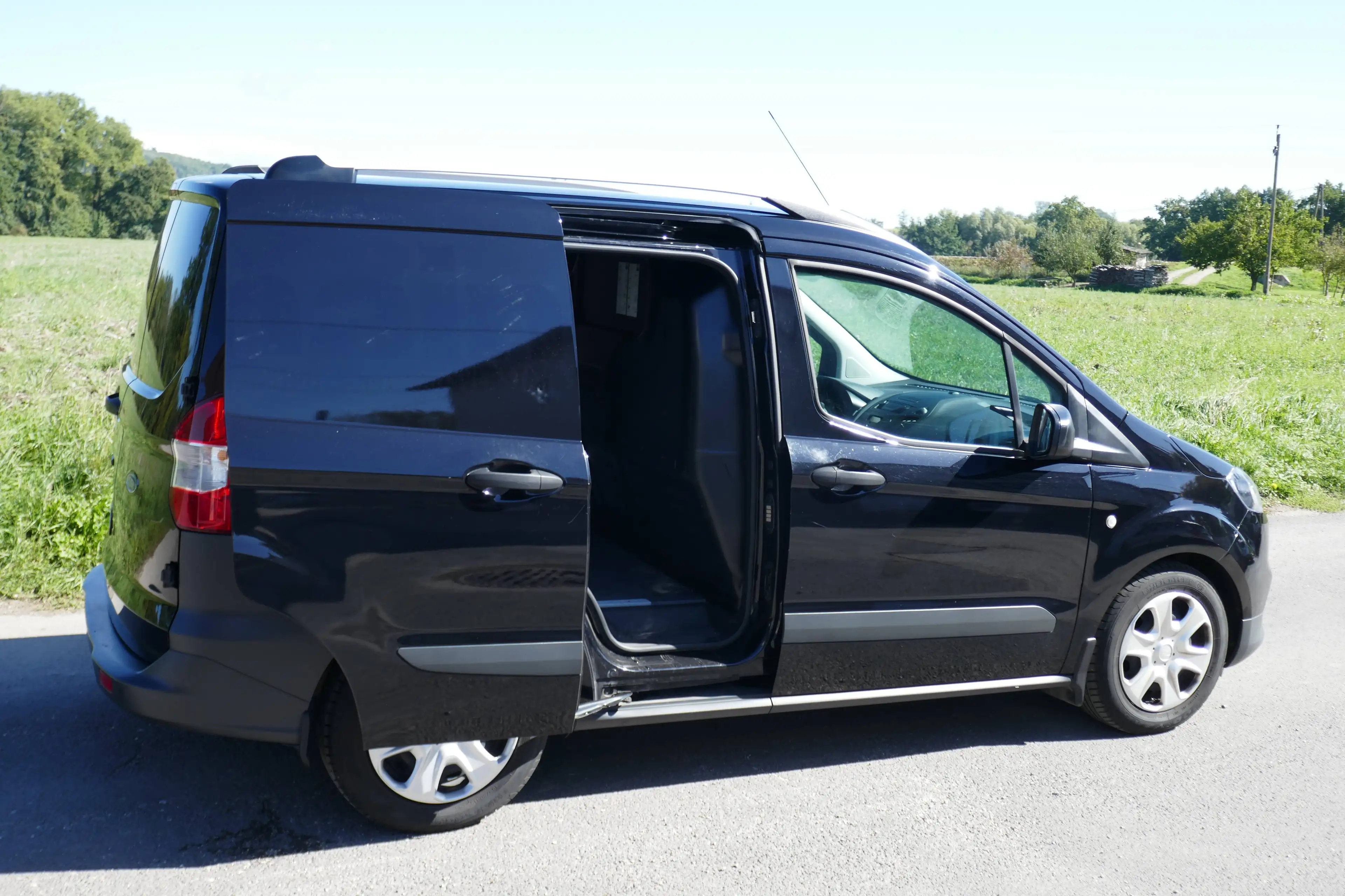 Ford Transit Courier Trend — photo 6