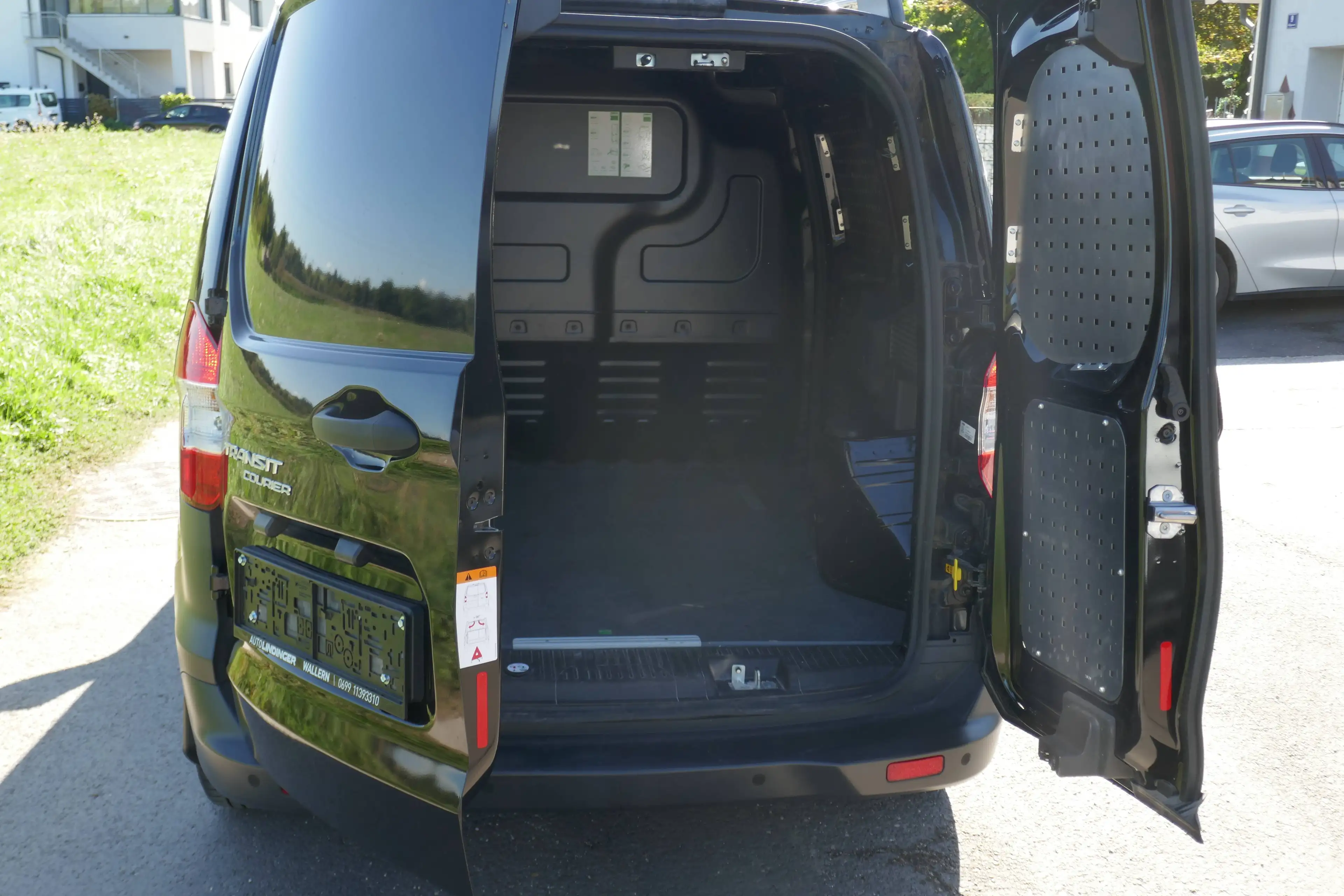 Ford Transit Courier Trend — photo 8