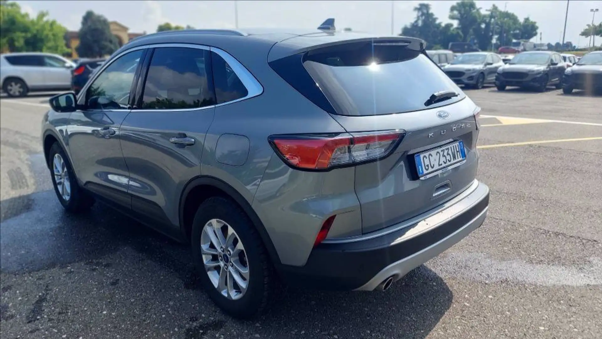 Ford Kuga 1.5 ecoblue Titanium 2wd 120cv Gris - 2