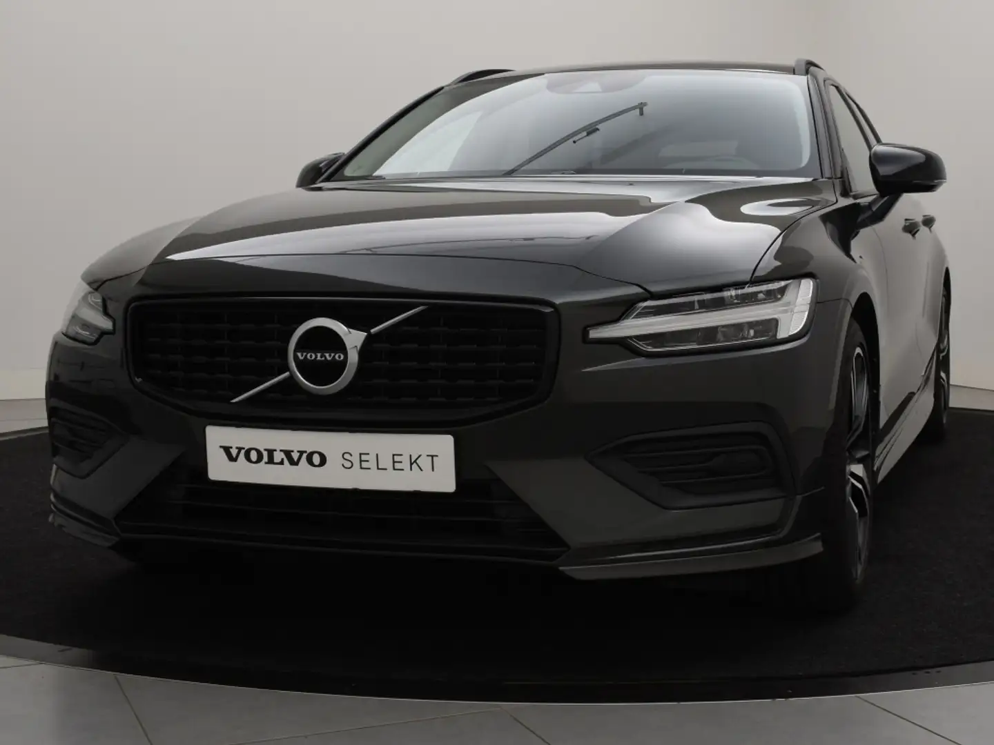 Volvo V60 B3 AUT(8) MOMENTUM ADVANTAGE LEDER 19INCH STYLING Grey - 2