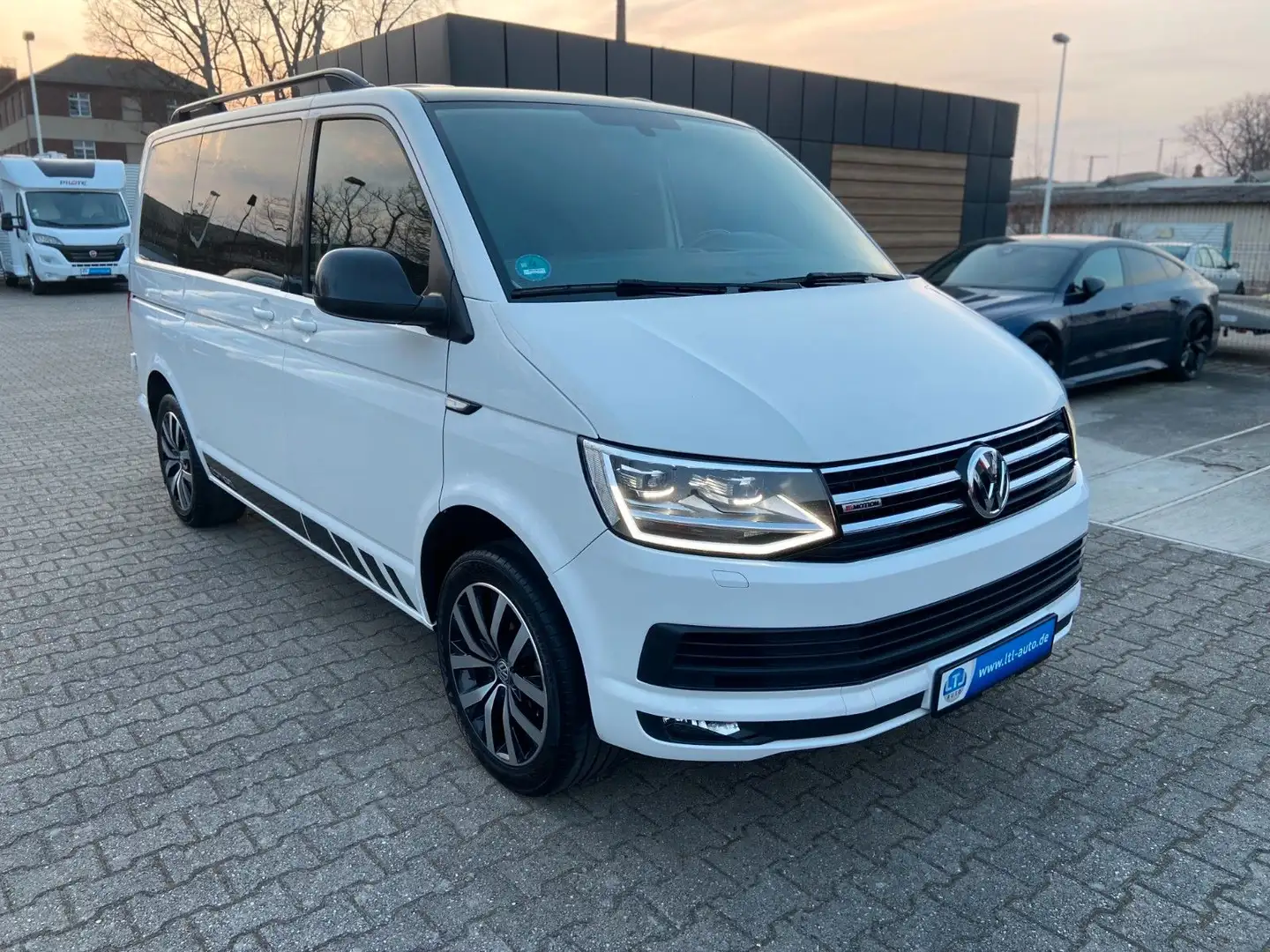 Volkswagen T6 Transporter DSG 4x4 5Sitzer AHK NAVI LED EDIT Blanco - 1
