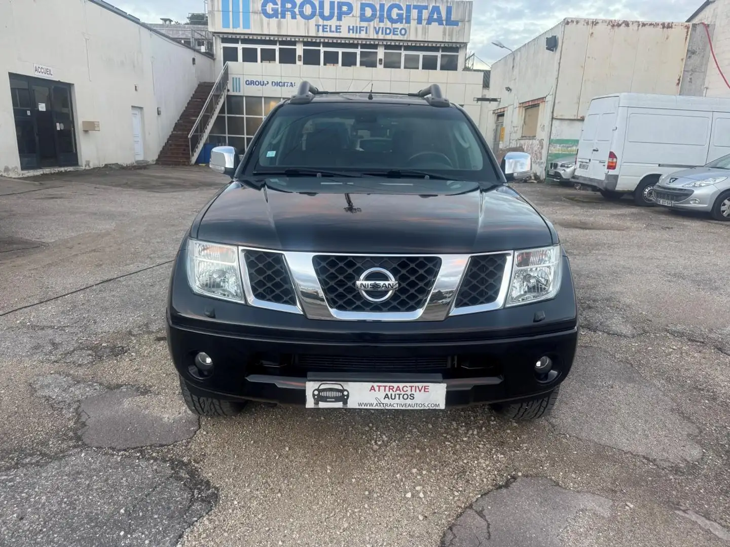 Nissan Navara Navara 2.5 dCi - 171CV PICK-UP Double-Cab LE Schwarz - 2