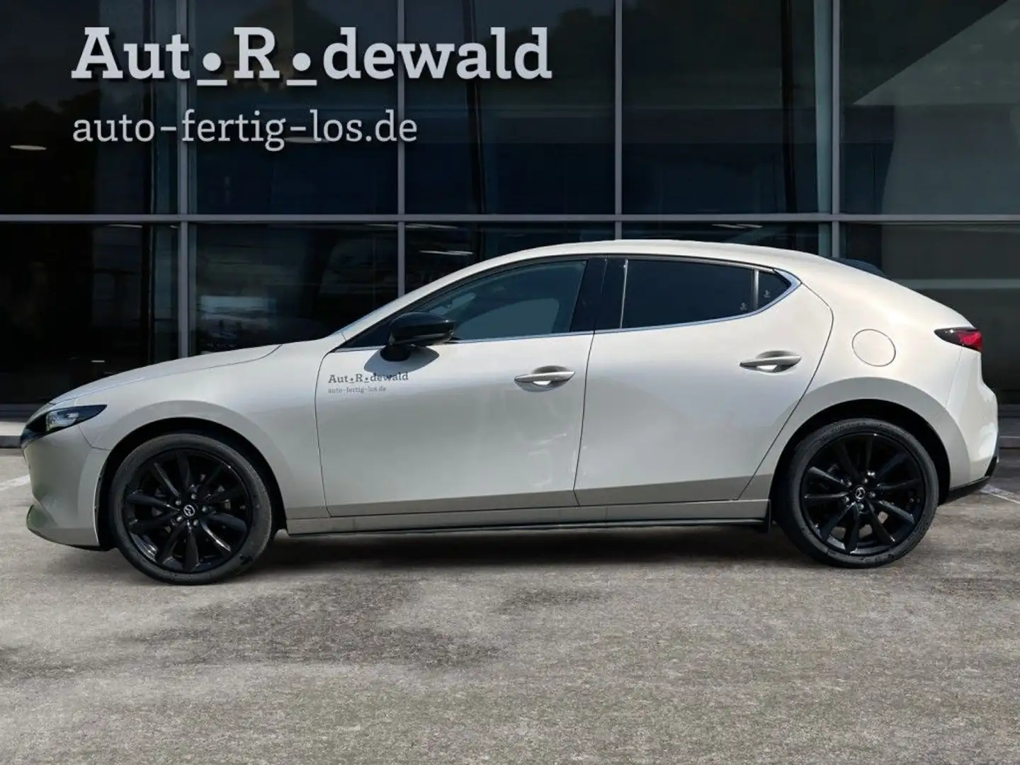 Mazda 3 2025 e-SKYACTIV-G 140 M HYBRID HOMURA Grau - 2