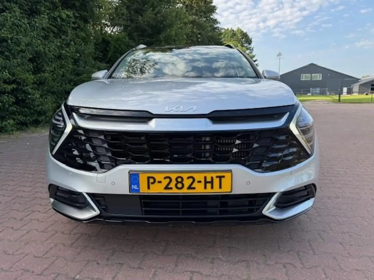Kia Sportage 1.6 T HYBRIDE DYNAMIC PLUS LINE/THAAK/PANO/LED/GAR Grijs - 2
