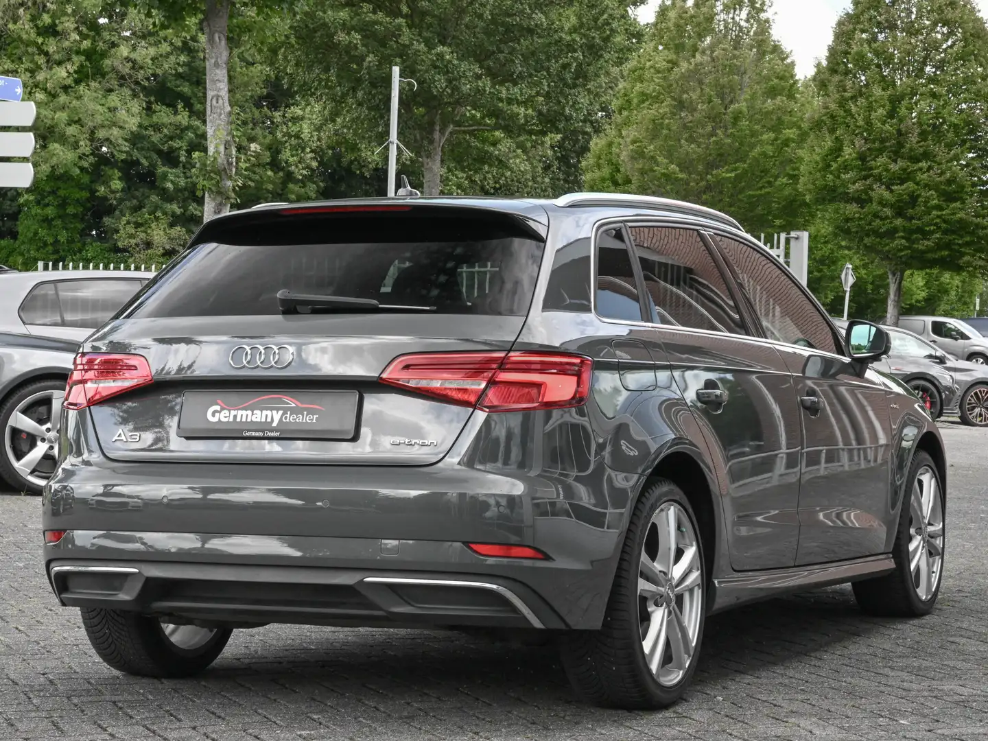 Audi A3 Sportback 1.4 e-tron 204pk Lease Edition Adaptive Gris - 2